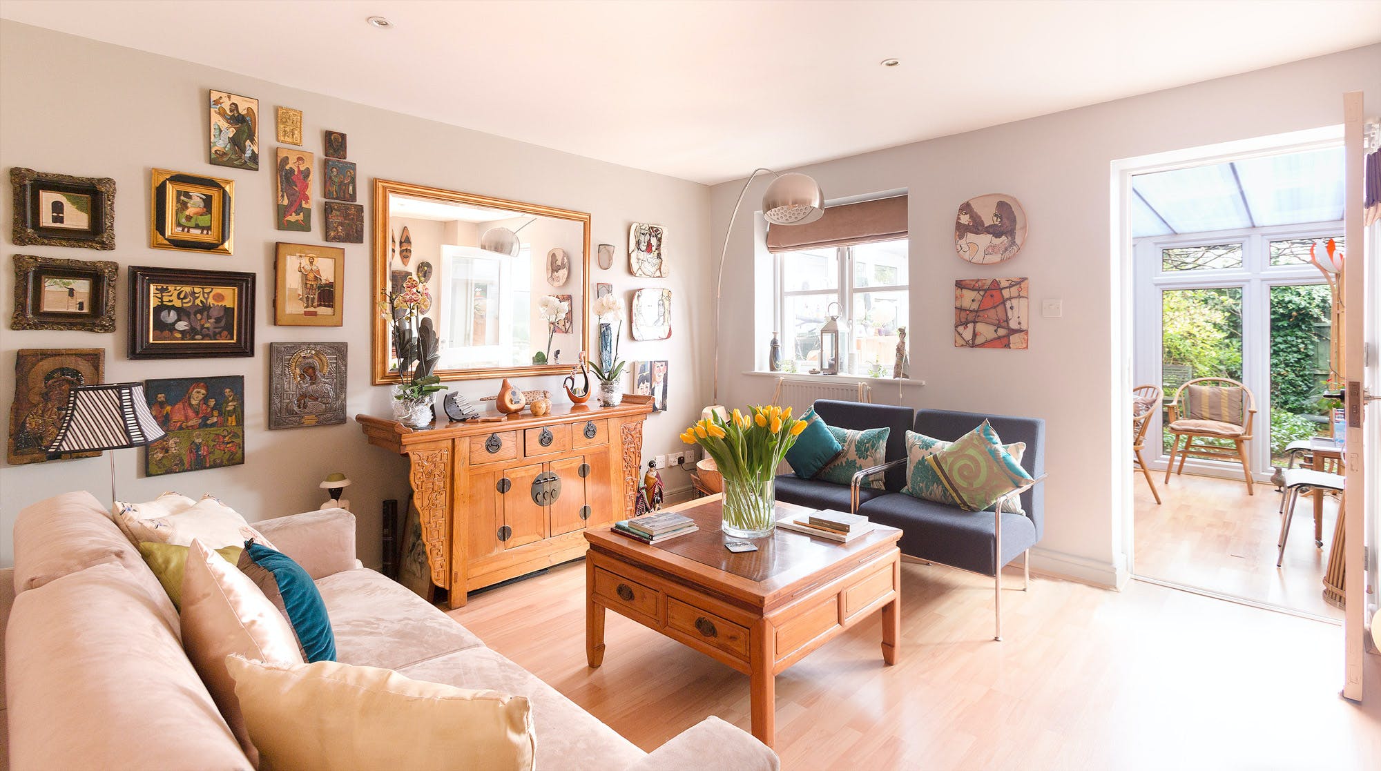 House Helm Rowan Stepney: Stylish 2-Bedroom Townhouse with Private Garden and Parking, Stepney