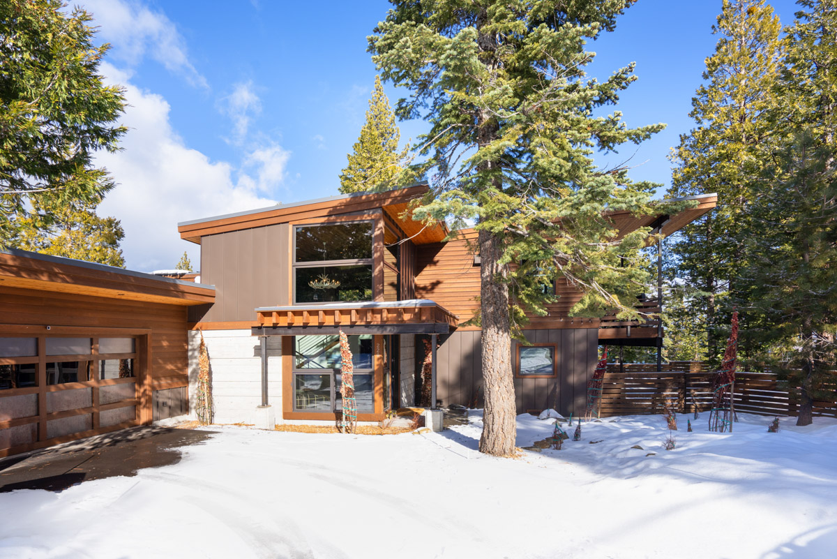 House Helm Rowan Tahoe: Luxury 4-Bedroom Villa with Hot Tub and Lake Views, West Tahoe