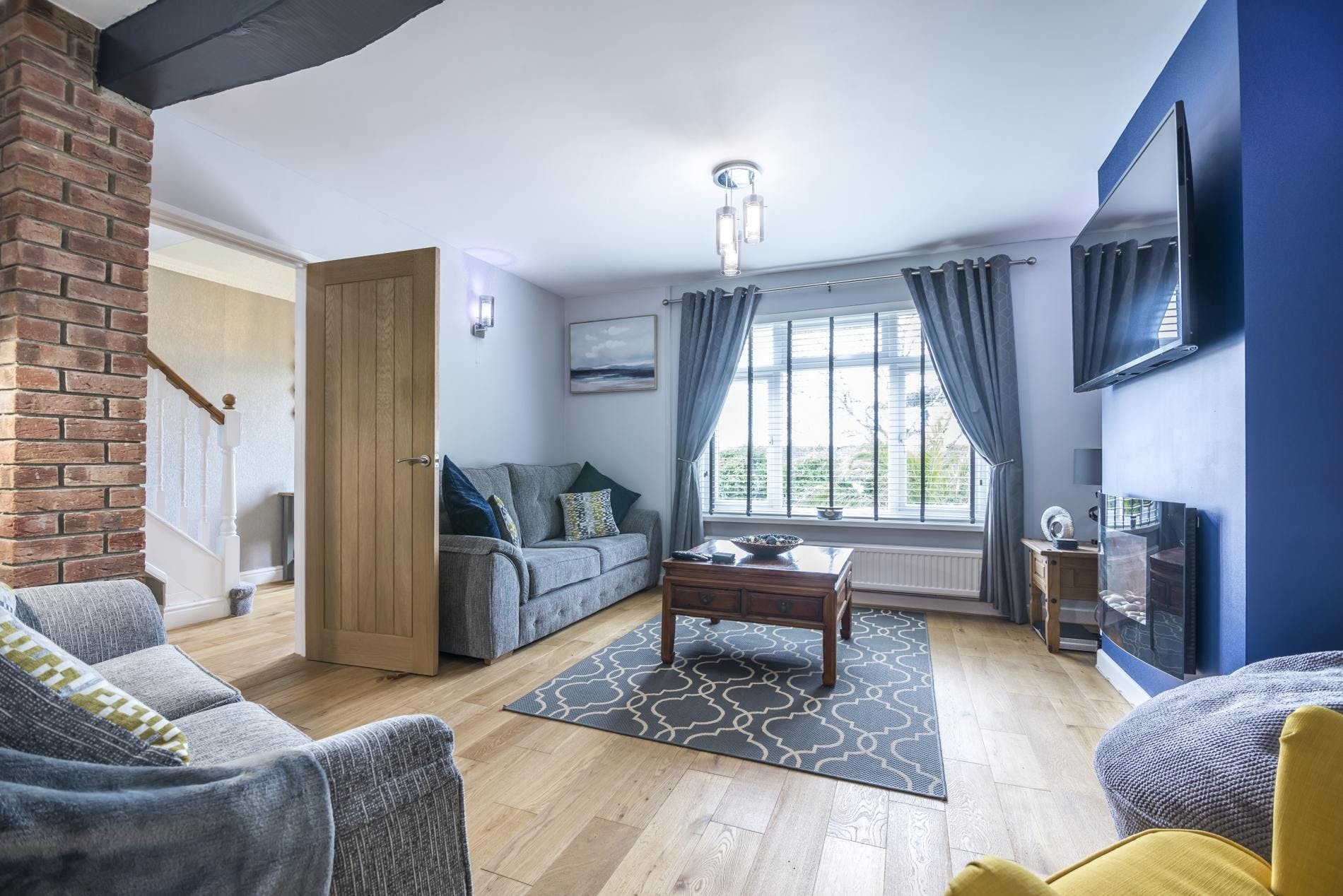 House Helm Rowan Tenby: Spacious 4 Bedroom Apartment with Sea Views and Private Parking, Tenby