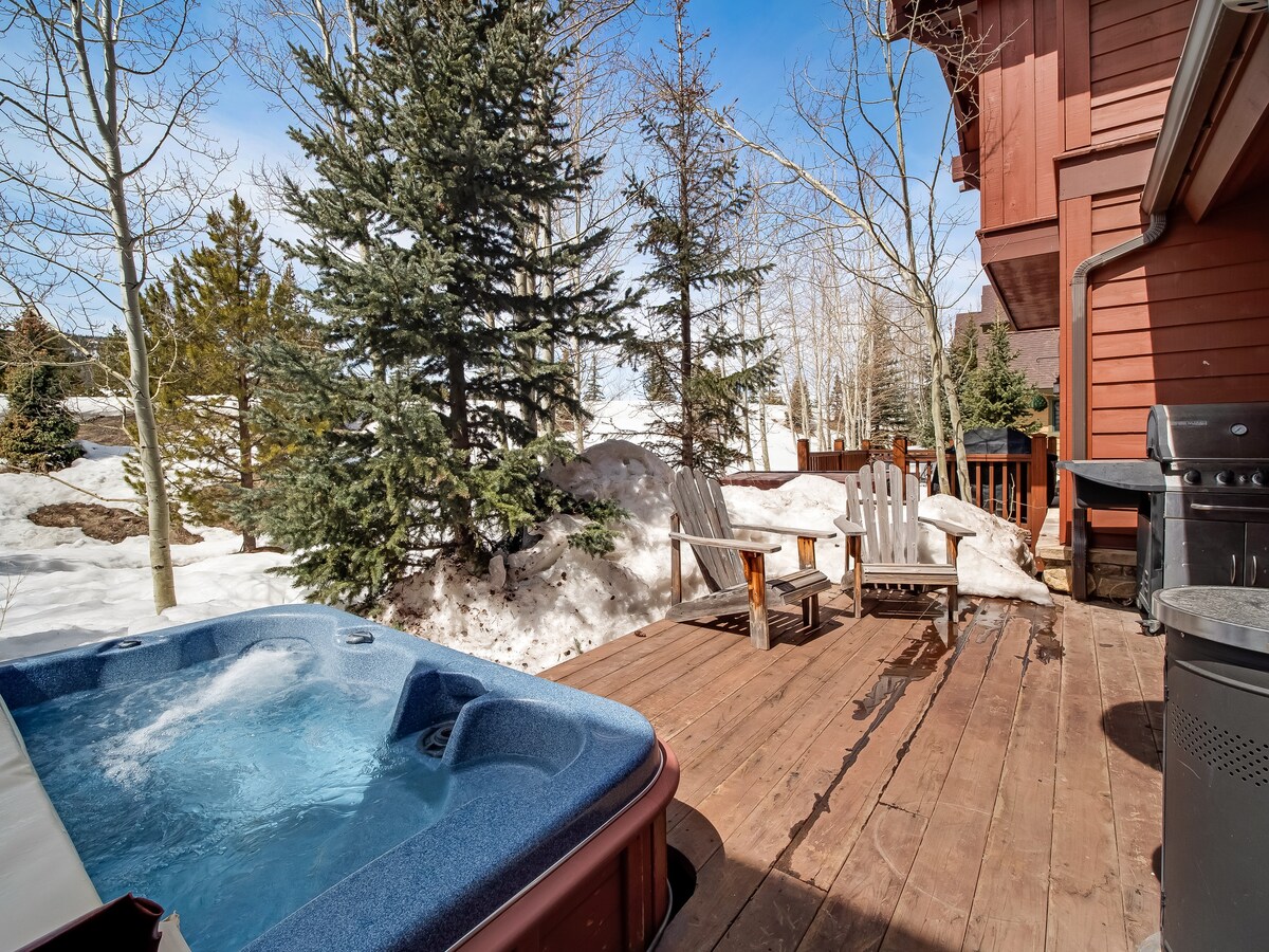 House Safran Baldy Breckenridge: Luxury 3-Bedroom Villa with Hot Tub and Family-Friendly Features in Breckenridge