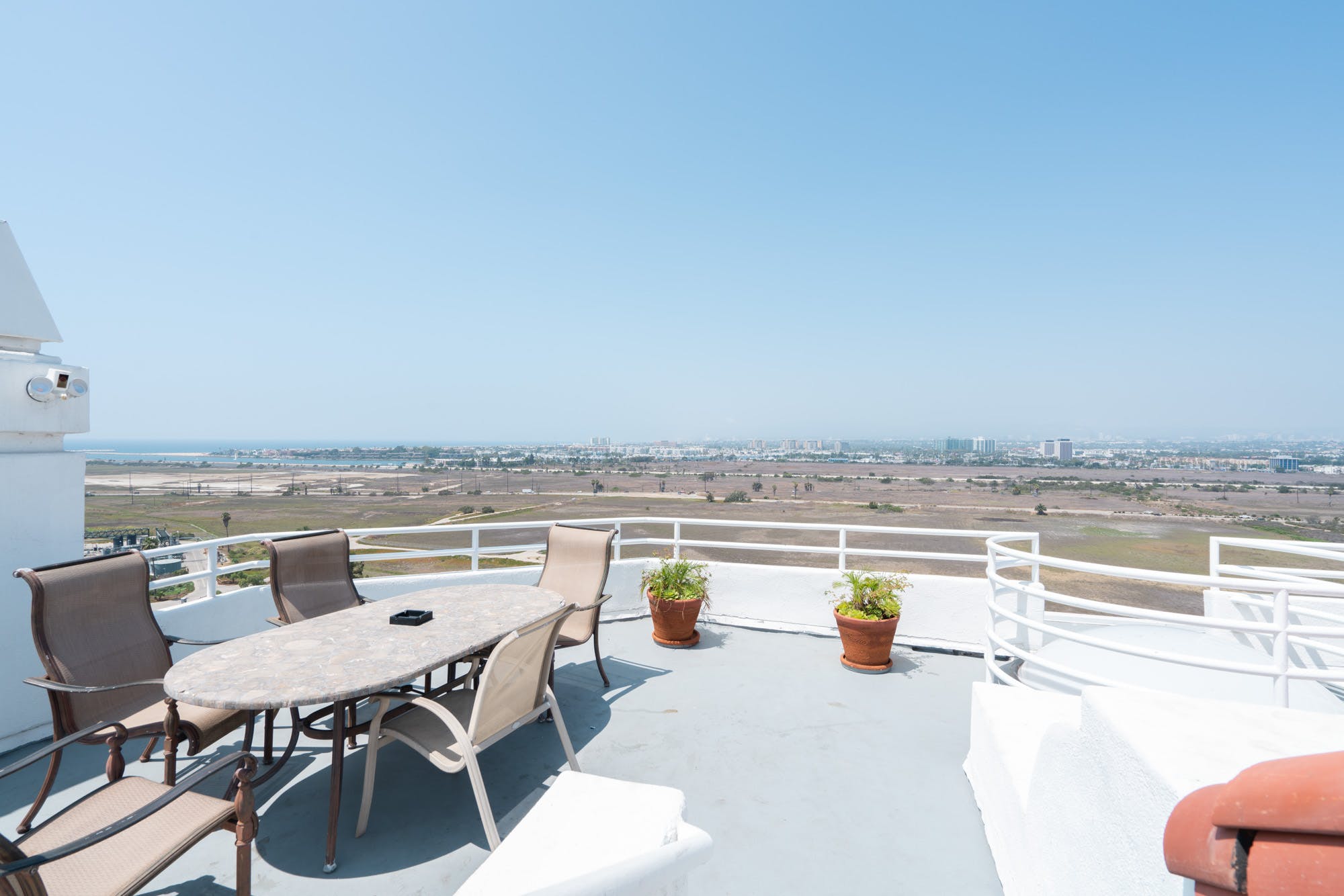 House Safran Ballona Del Rey: Luxury 4-Bedroom Villa with Hot Tub and Sea Views, Del Rey Playa Vista