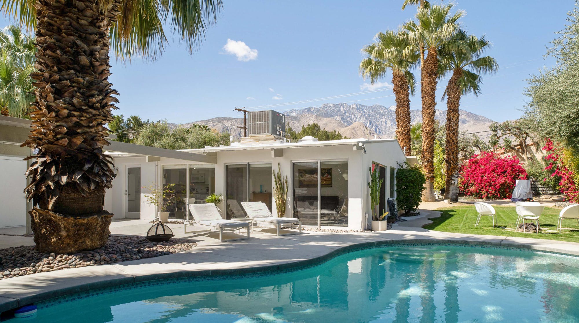 House Safran Cahuilla Cathedral City: Luxury 3-Bedroom Villa with Private Pool and Hot Tub, Cathedral City