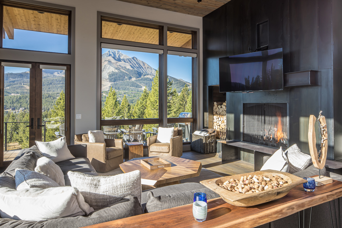 Villa Azur Whitefish Montana: Luxury 6-Bedroom House with Hot Tub and Ski Access, Madison County Montana