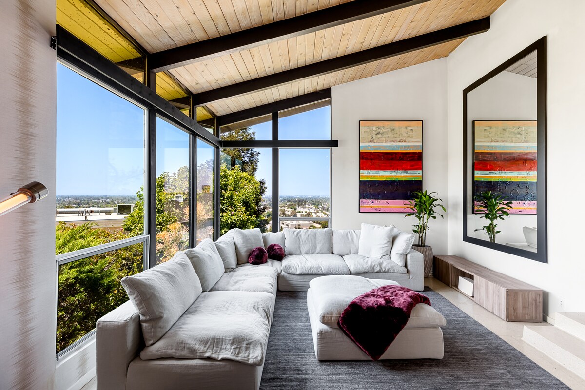 House Safran Fryman Studio City: Luxury 3-Bedroom Villa with Hot Tub and Fireplace, Studio City Los Angeles