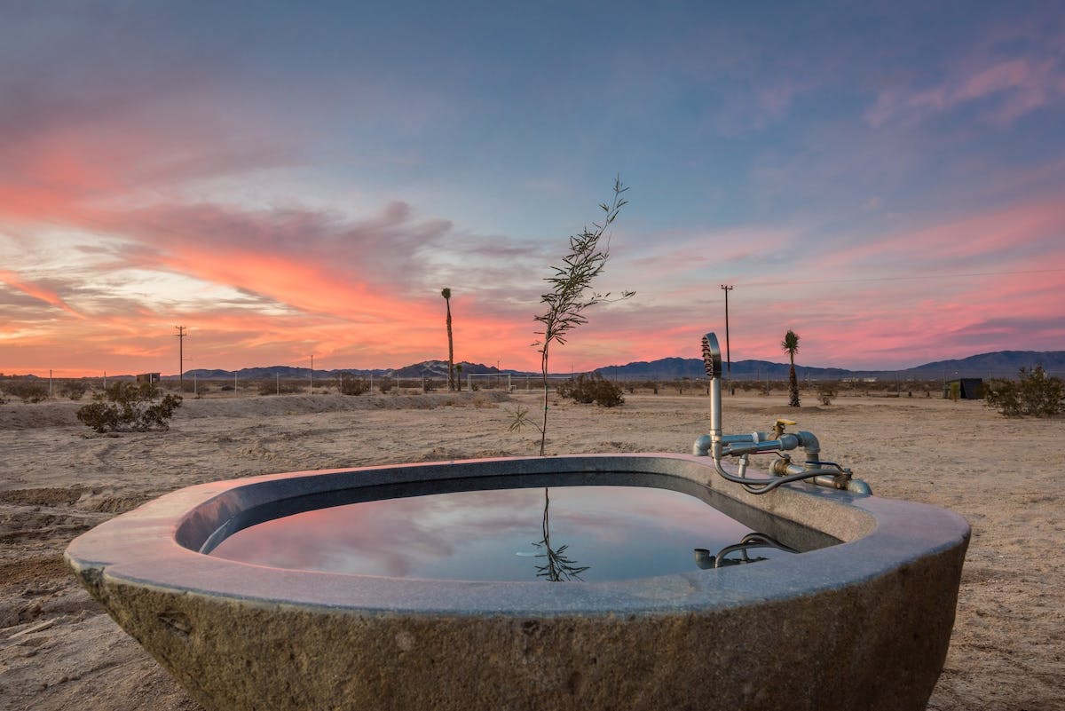 House Safran Joshua Tree: Luxury 4-Bedroom Villa with Hot Tub and Pool, Twentynine Palms