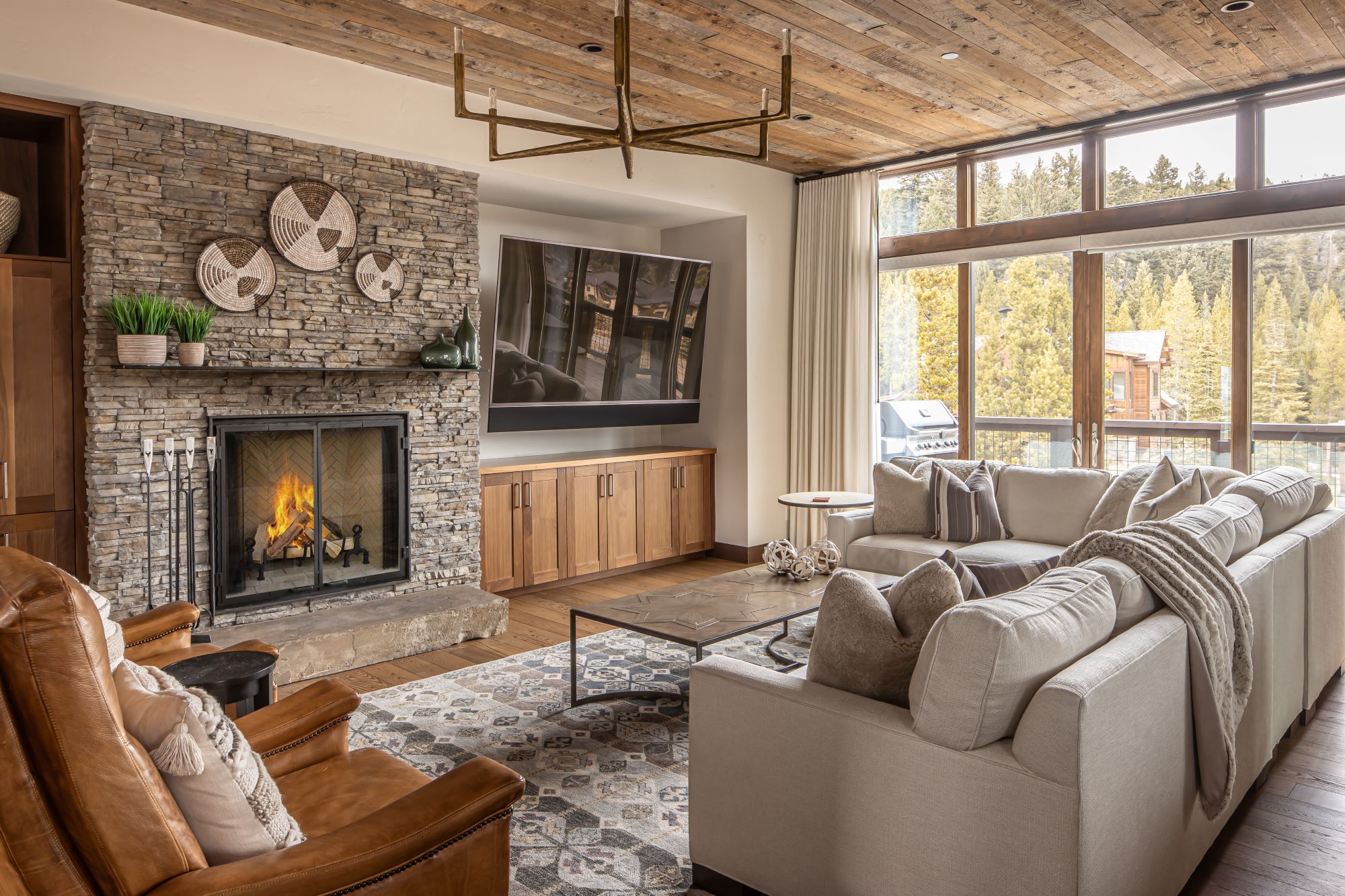 House Safran Spanish Peaks Gallatin: Luxury 6-Bedroom Ski Chalet with Hot Tub and Fireplace, Gallatin County Montana