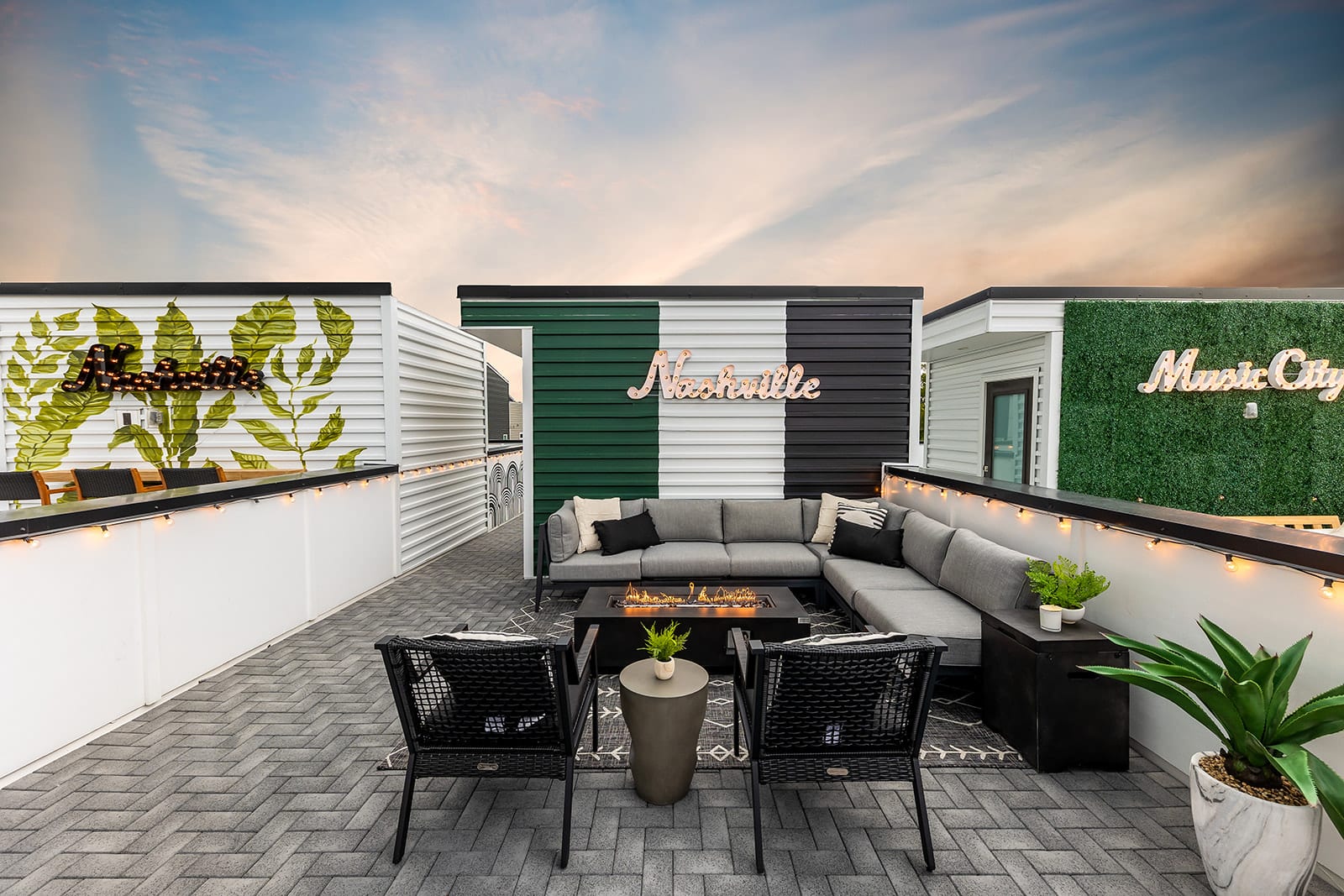 House Safran Sylvan Belle Meade: Luxury 4-Bedroom Villa with Spa and Private Parking, Nashville
