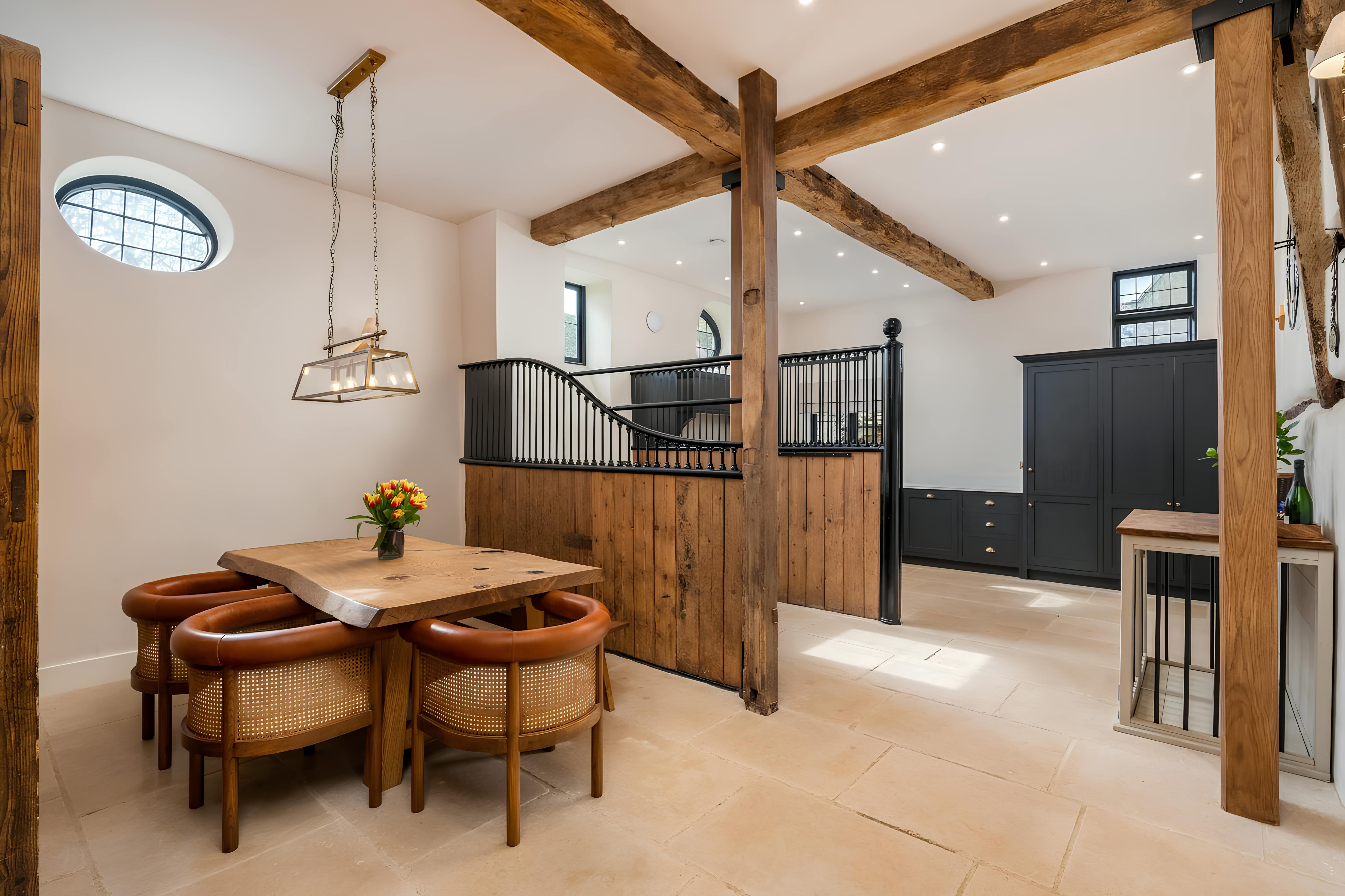 House Zephyr Brill Buckinghamshire: Luxury 3-Bedroom Villa with Spa and Countryside Setting, Buckinghamshire