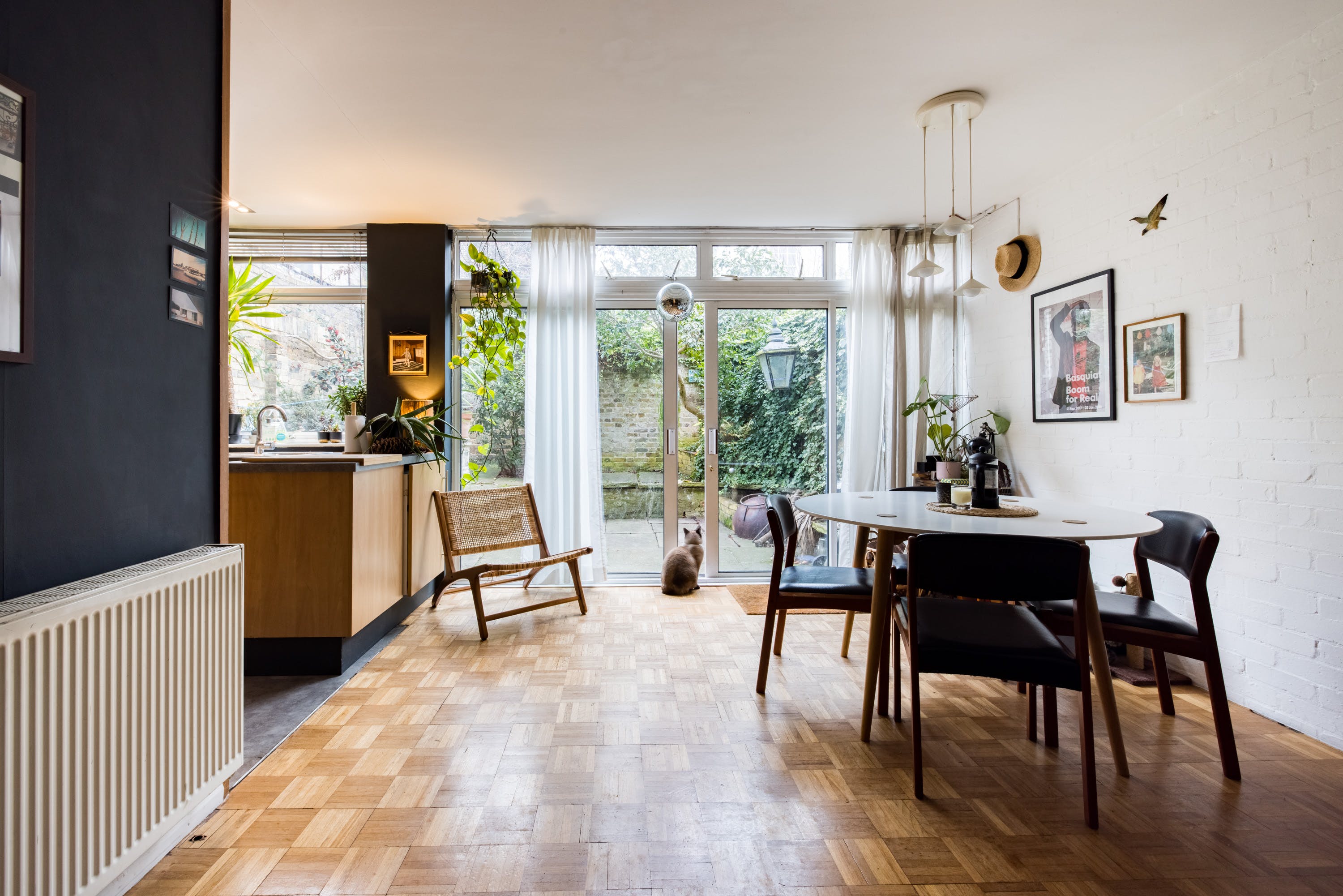 House Zephyr Camden Lock Camden: Charming 3-Bedroom Townhouse with Spa Sauna in Camden Town, London