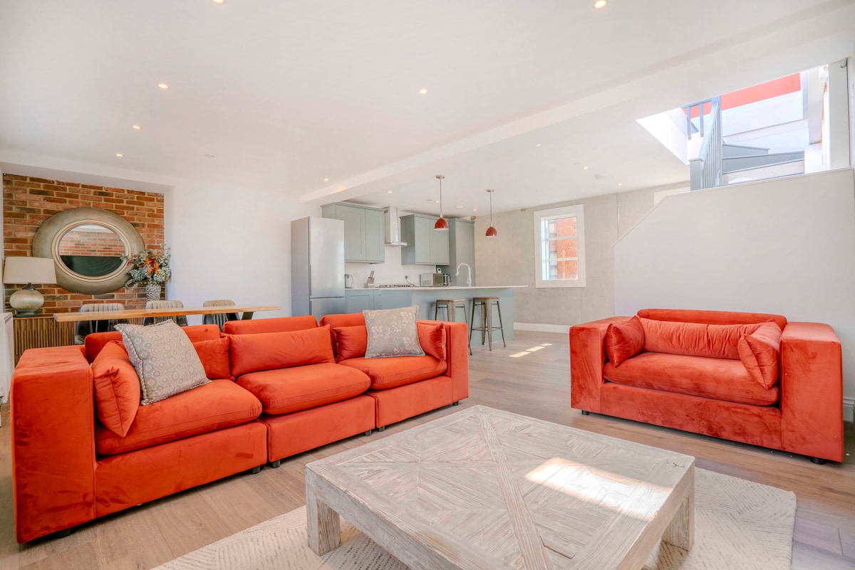 House Zephyr Cannizaro Wimbledon: Luxury 3-Bedroom Townhouse with Spa and Tennis Court, Wimbledon