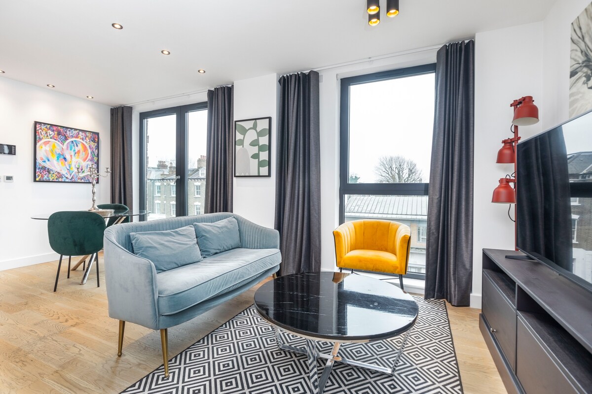 House Zephyr Dartmouth Kentish Town: Luxury 1-Bedroom Apartment with Spa and Private Parking, Kentish Town