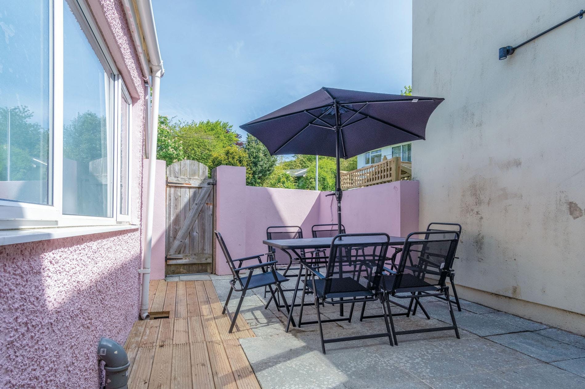 House Zephyr Gilt Hill Tenby: Luxury 3-Bedroom Apartment with Sea Views and Private Parking, Tenby