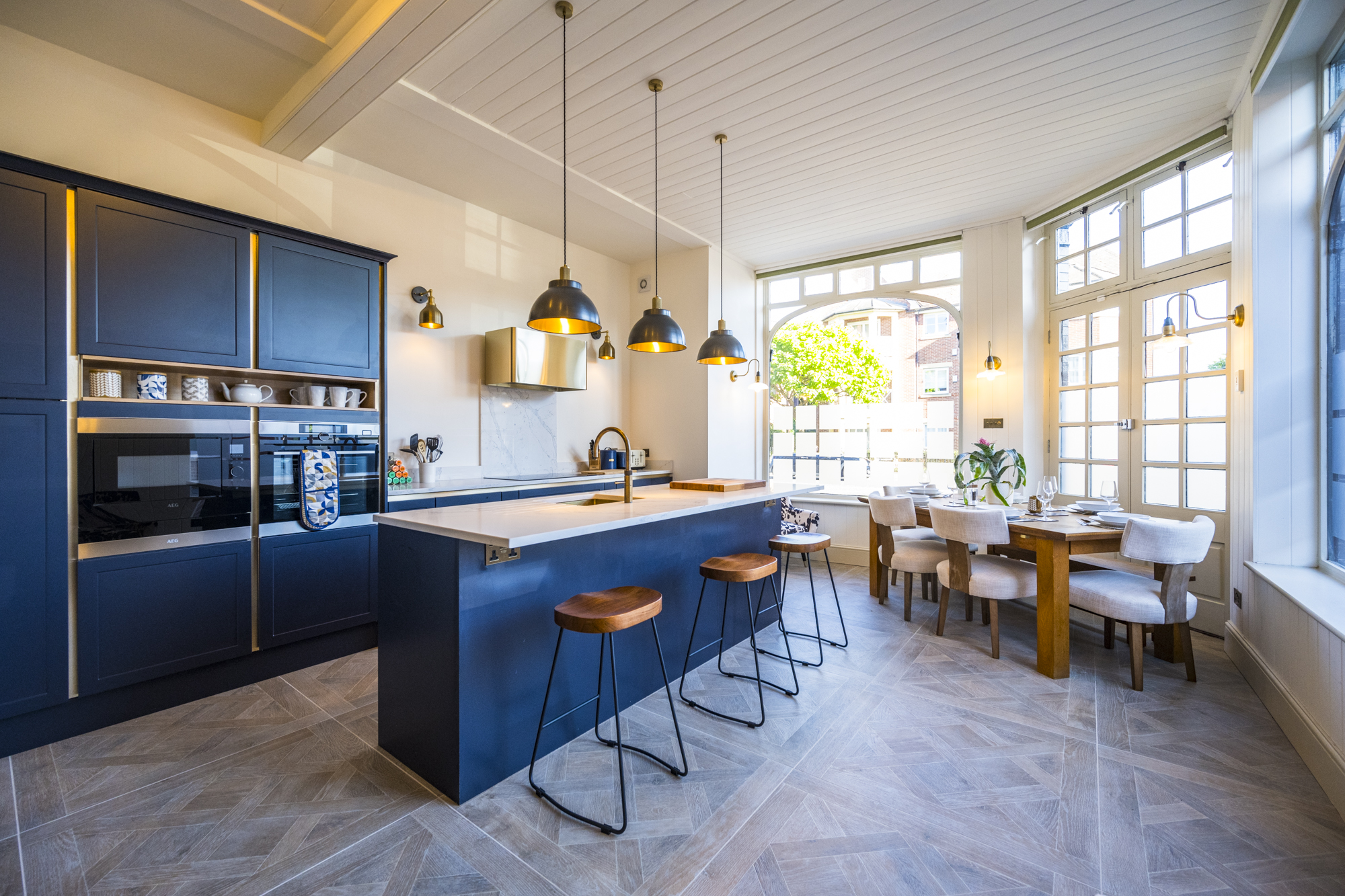 House Zephyr Hambleden Henley-on-Thames: Spacious 4-Bedroom Apartment Rental with Terrace and Remote Work Space in Henley-on-Thames