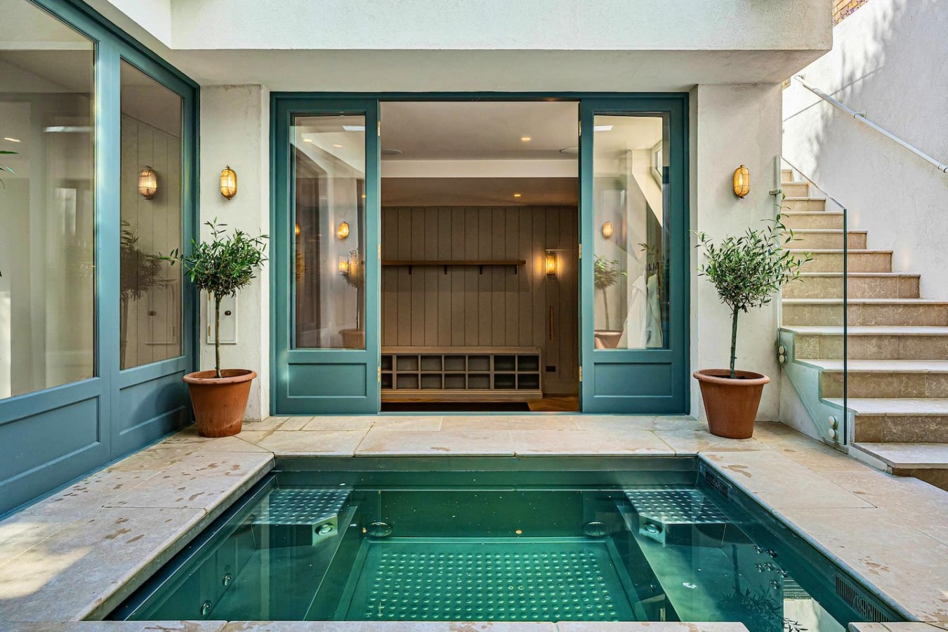 House Zephyr Parsons Green London: Luxury 6-Bedroom Townhouse with Private Pool and Spa in Fulham, London