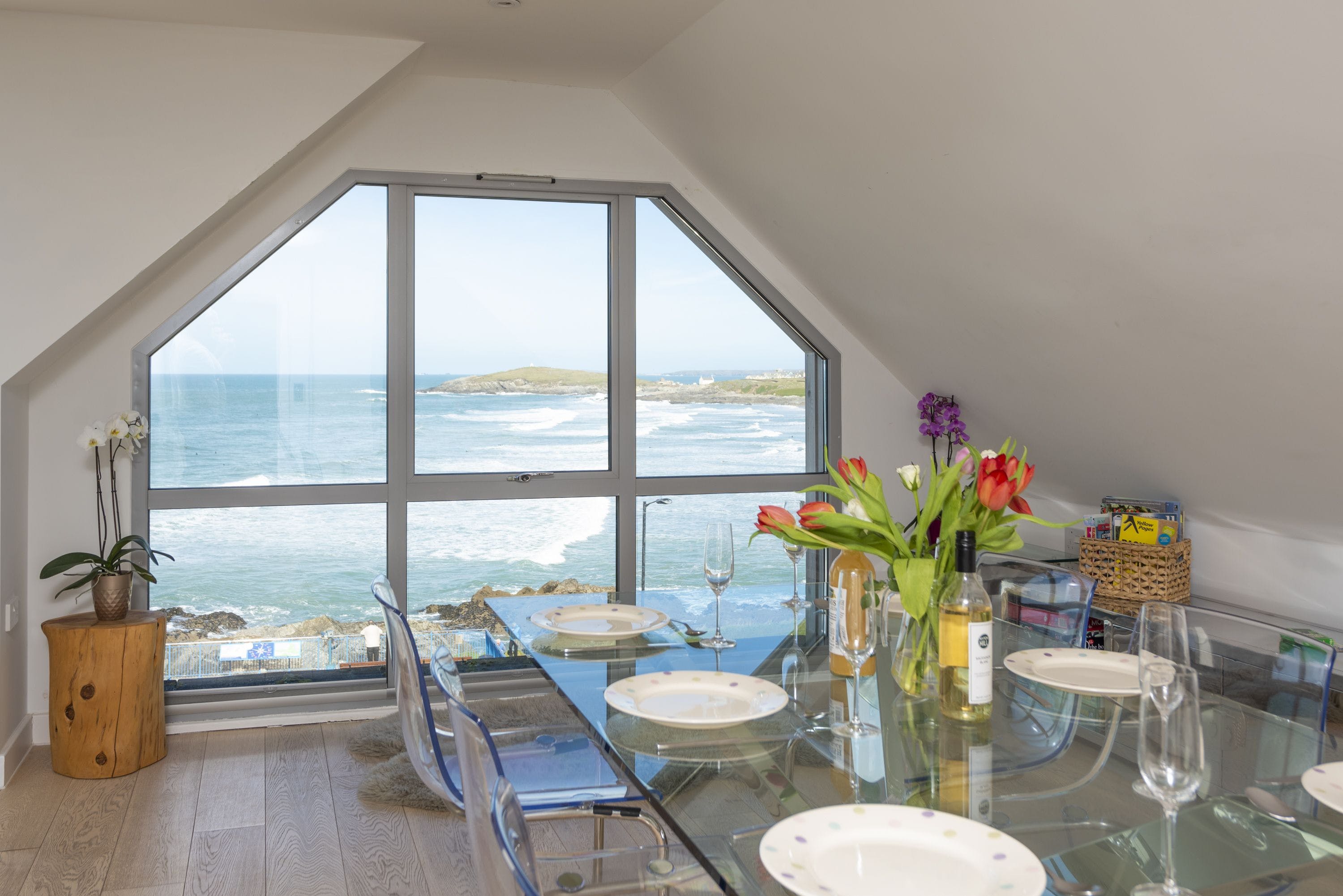 House Zephyr Tolcarne Newquay 32937: Luxury 3-Bedroom Apartment with Seaview and Sauna, Newquay Cornwall