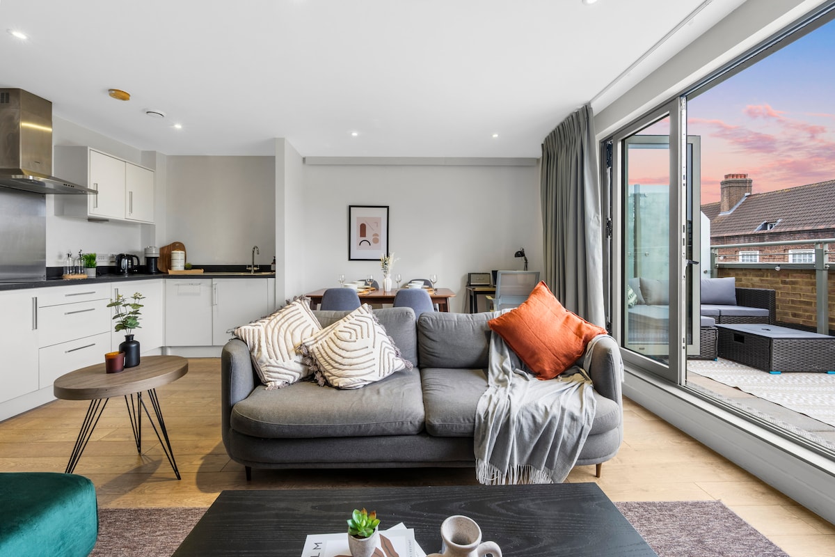 House Zephyr Vauxhall Grosvenor: Luxury 2-Bedroom Apartment with Private Terrace and Spa, Vauxhall London