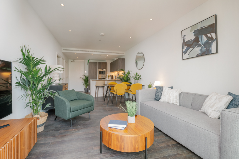 House Zephyr Vauxhall Nine Elms: Luxury 1-Bedroom Apartment with Spa and Air-Con, Vauxhall London