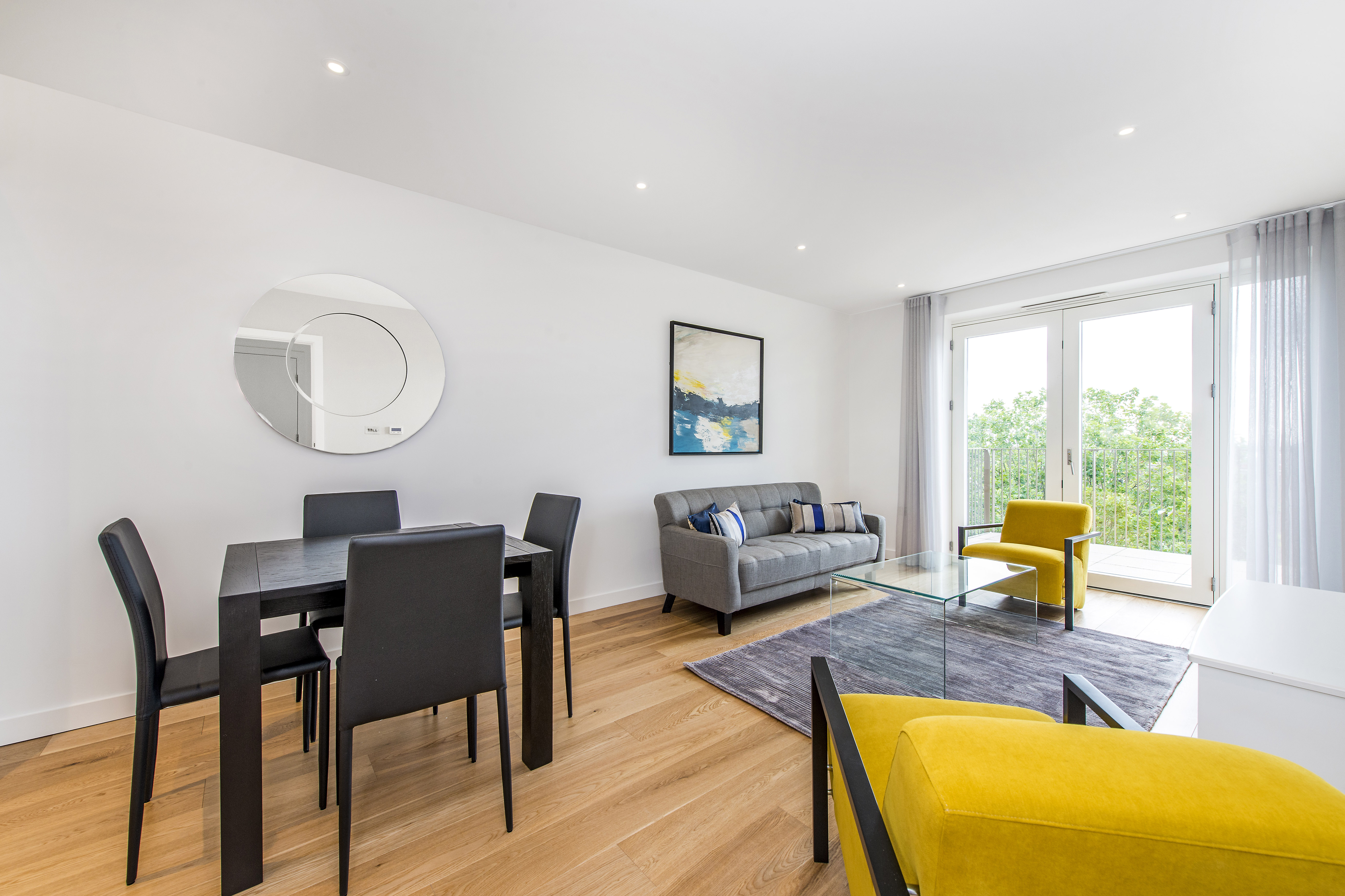 House Zephyr Wandsworth Clapham: Luxury 2-Bedroom Apartment with Balcony and Concierge, Clapham London