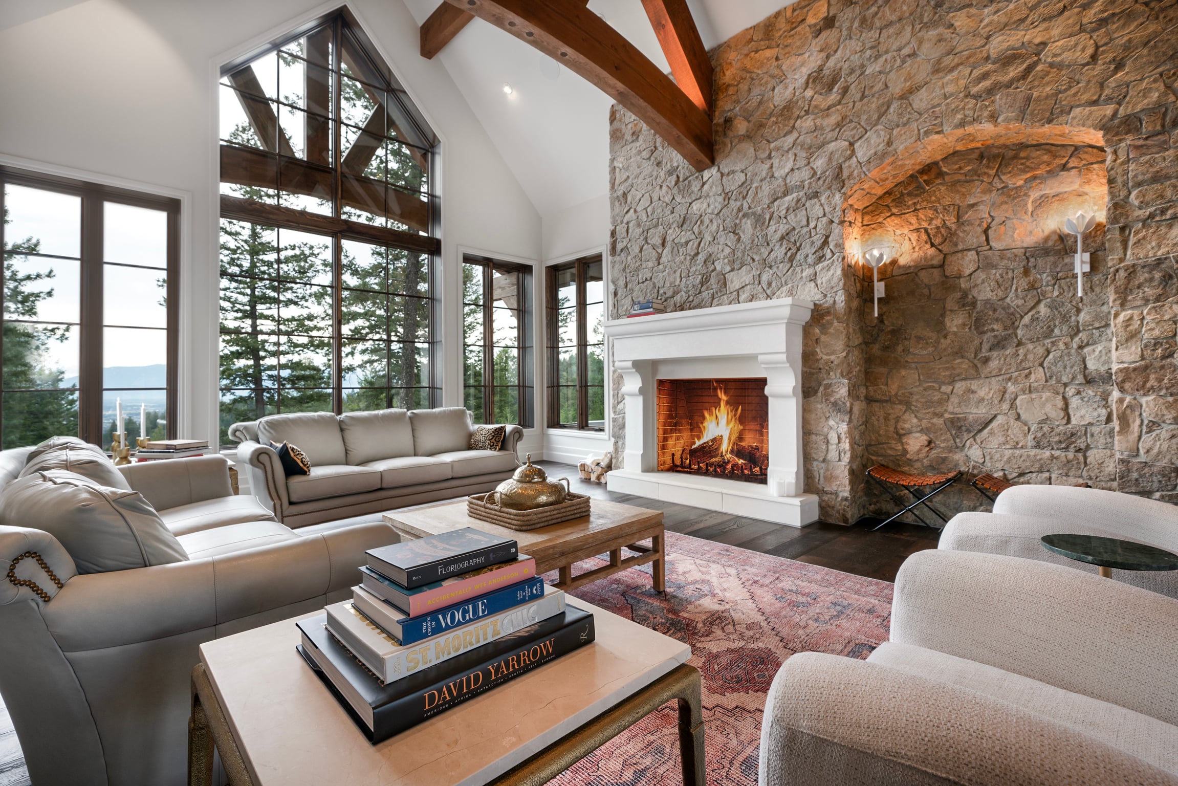 House Zephyr Whitefish Lion: Luxury 4-Bedroom Ski Chalet with Hot Tub and Air-Con, Flathead County Montana