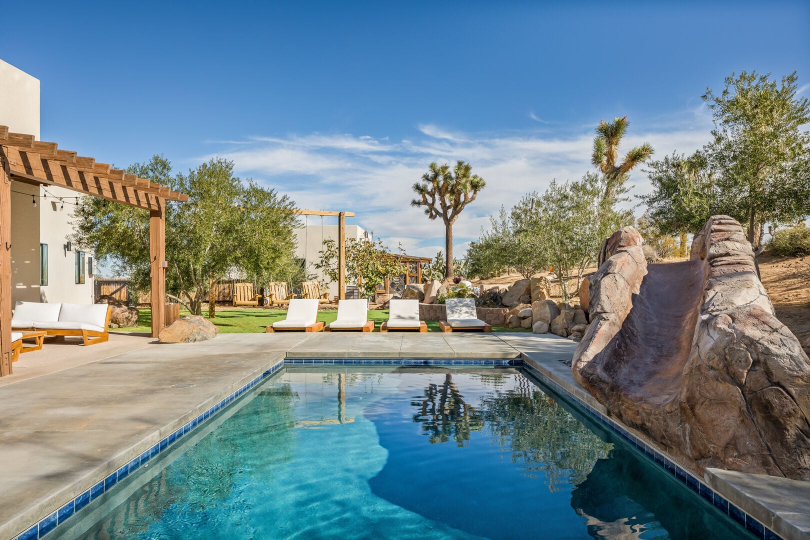 House Zephyr Wonder Joshua Tree: Luxury 4-Bedroom Villa with Private Pool and Hot Tub, Joshua Tree