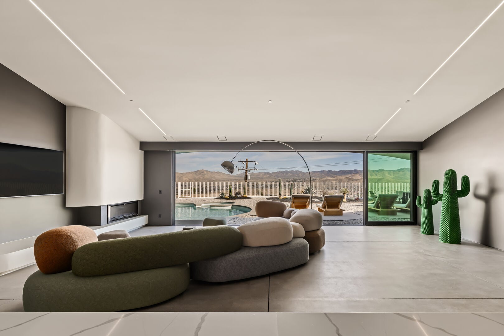 House Zephyr Wonder Valley Joshua Tree: Luxury 3-Bedroom Villa with Private Pool and Hot Tub, Joshua Tree