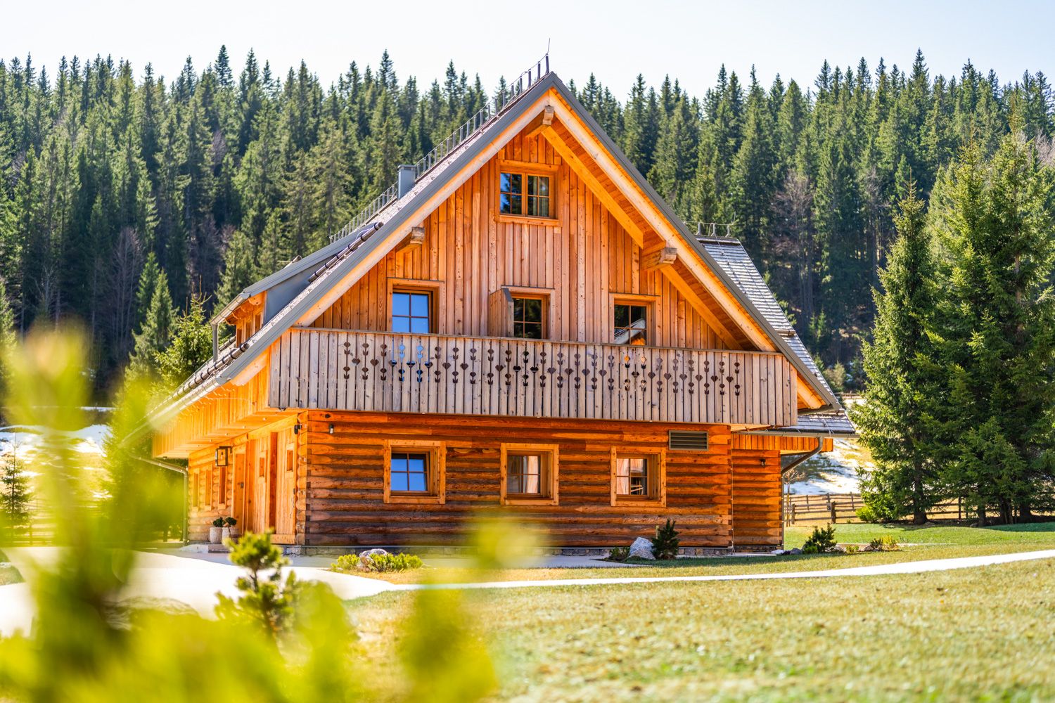 Koča Zlatolask Vintgar Gorje: 6-Bedroom Staffed Alpine Chalet with Sauna and Spa Near Lake