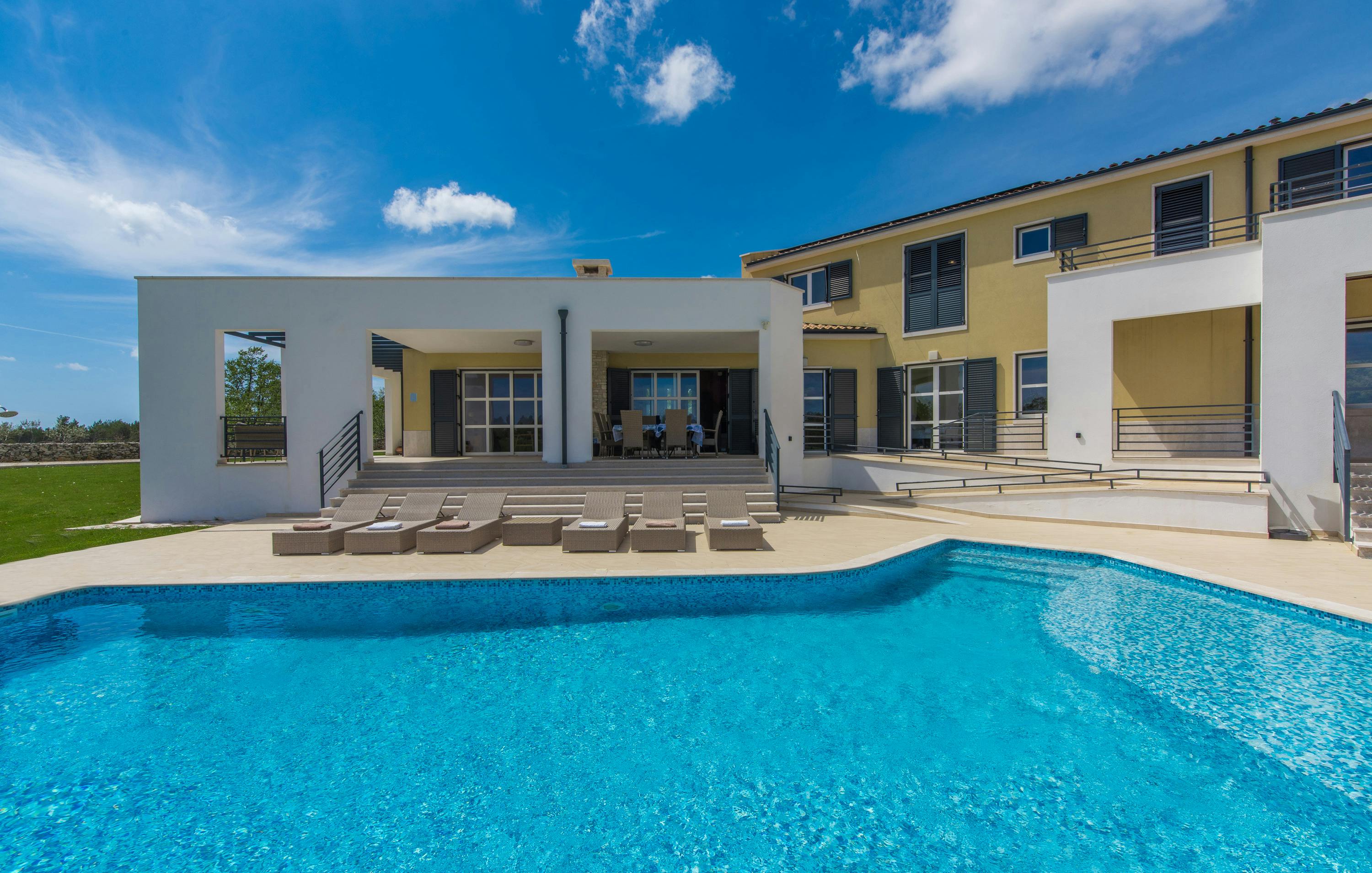 Kuća Srebrna Uvala Pula: Luxury 5-Bedroom Villa with Private Pool and Sauna, Istria Croatia