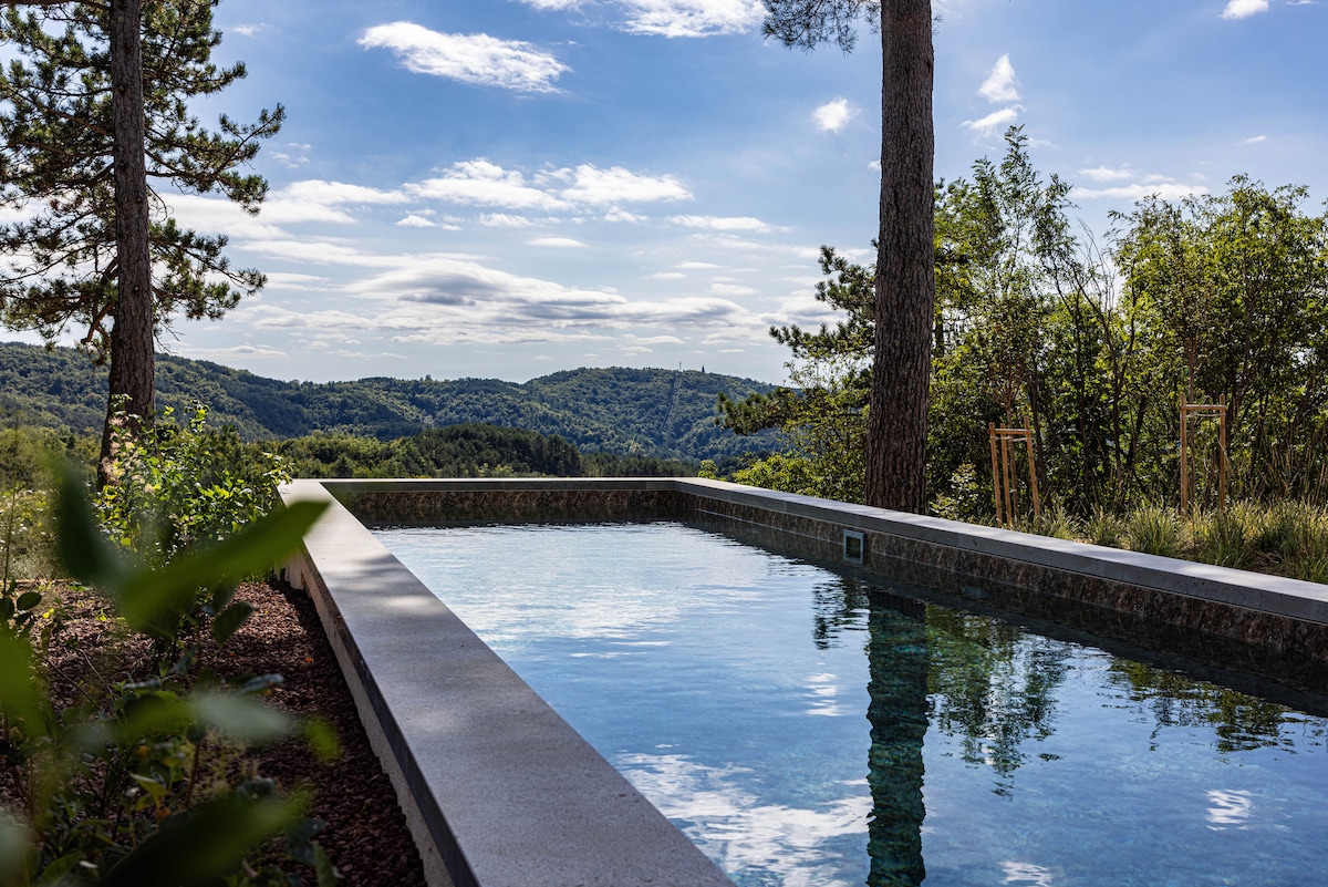 Kuća Zlatna Motovun Istra: Luxury 4-Bedroom Villa with Infinity Pool and Sauna, Istria