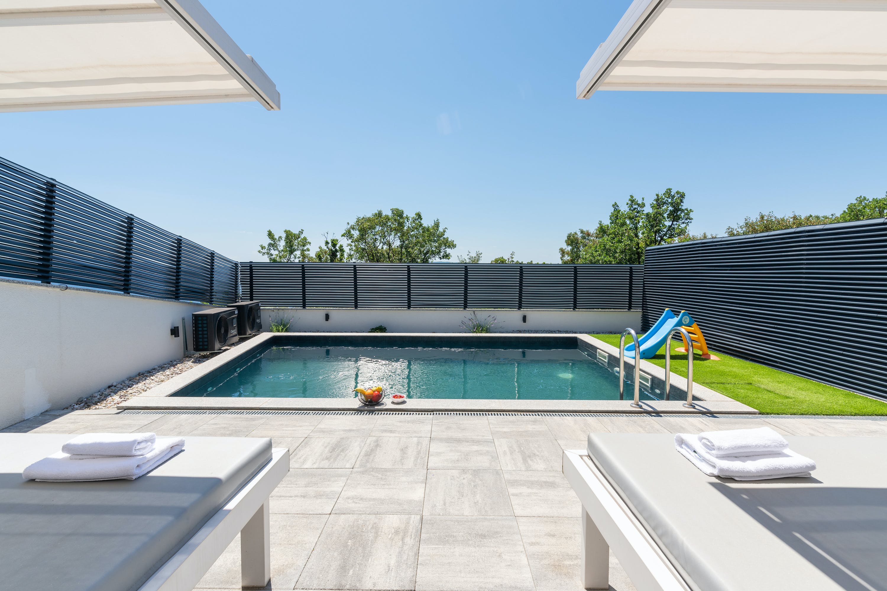 Kuća Zlatna Rt Crikvenica: Luxury 4-Bedroom Apartment with Private Pool and Sea Views, Crikvenica