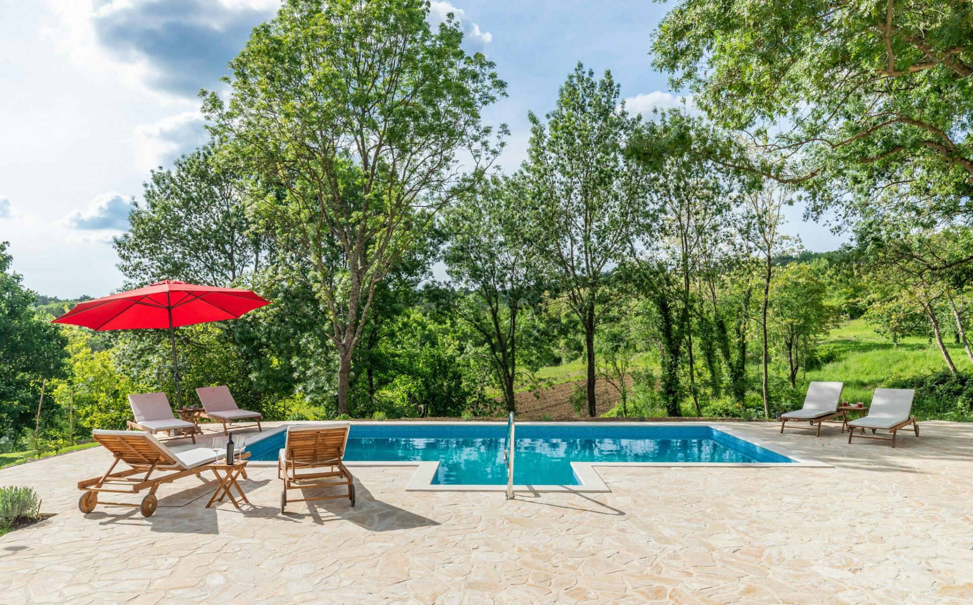 Kuća Zlatna Uvala Buzet: Luxury 3-Bedroom Villa with Private Pool and Hot Tub, Istria