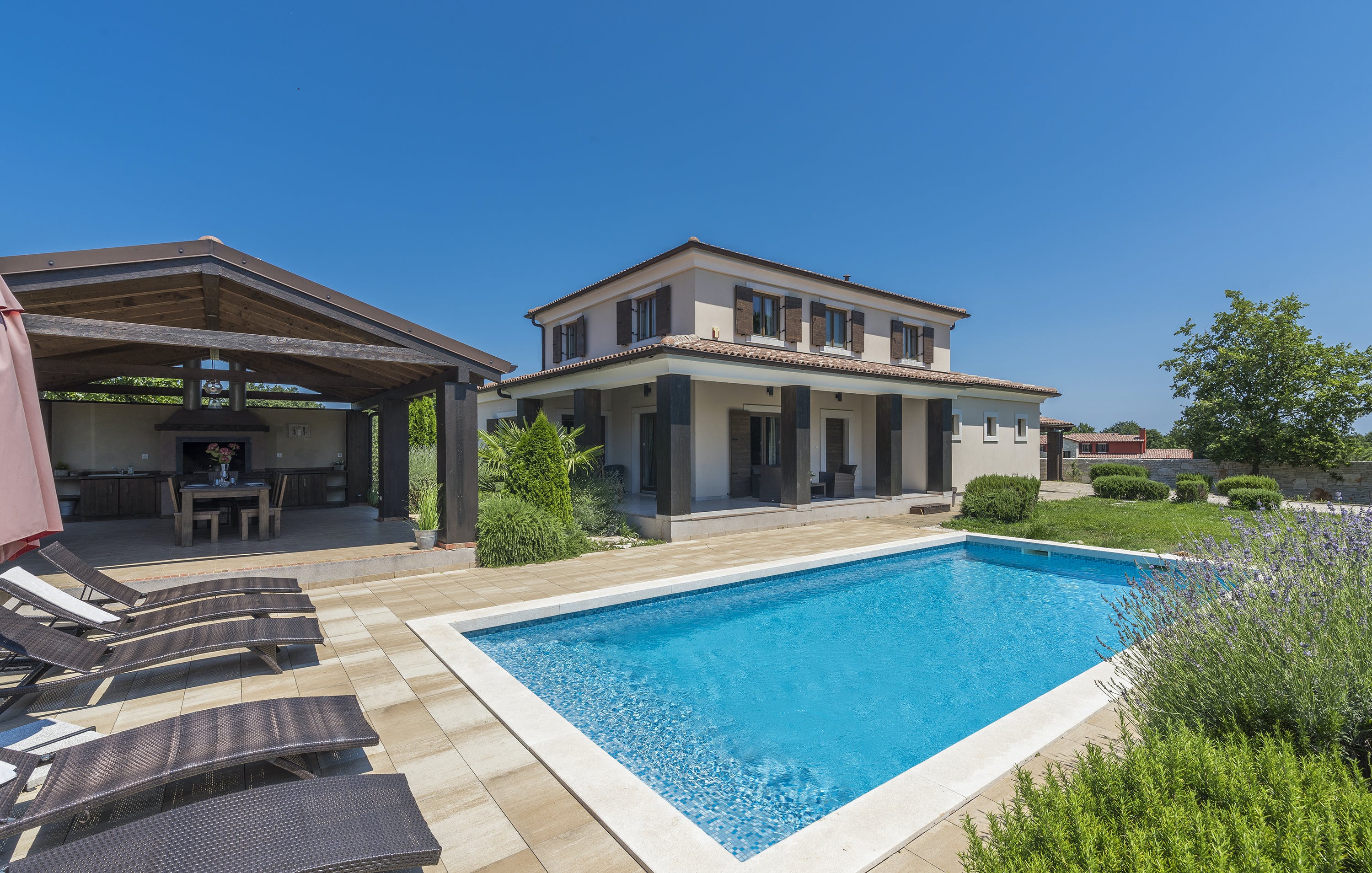 Kuća Zlatna Uvala Medulin: Luxury 5-Bedroom Villa with Private Pool and Spa, Istria
