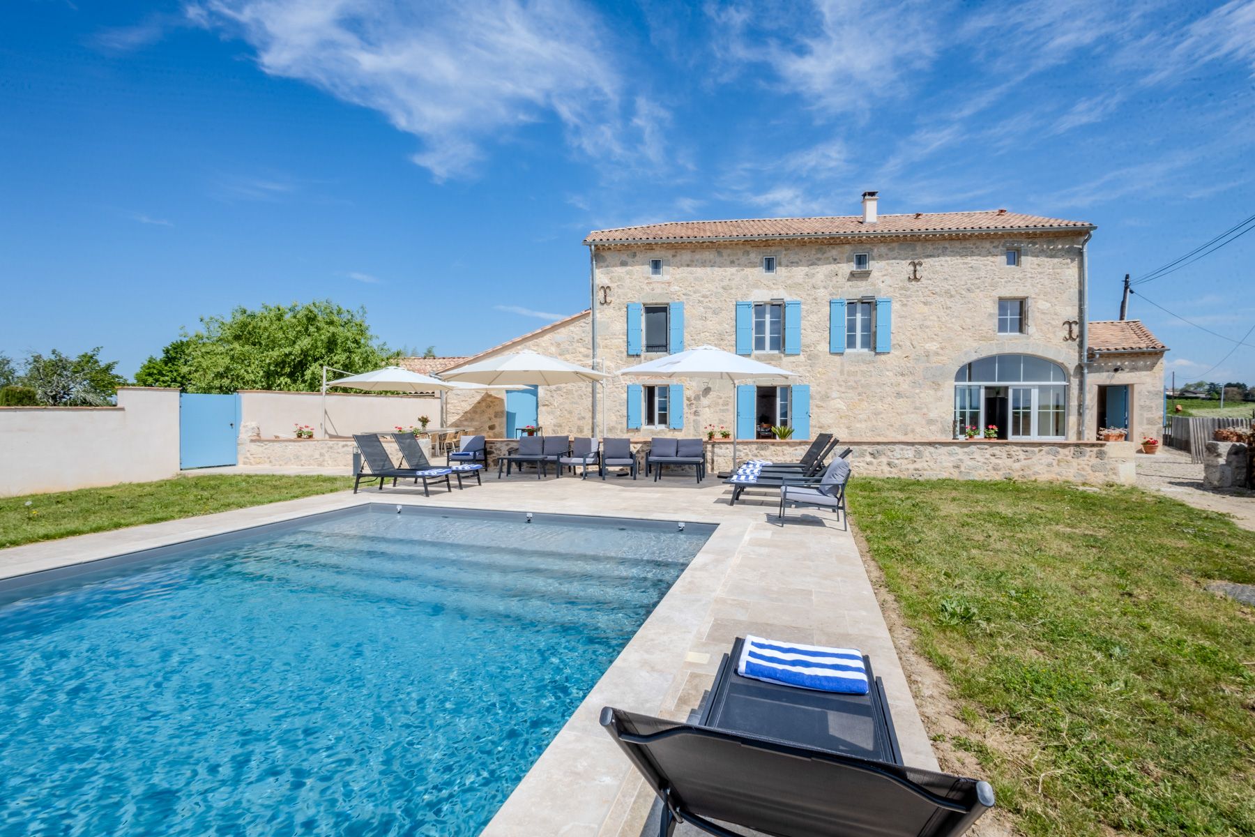 Maison Dorée Bazas Aquitaine: 6-Bedroom Villa with Spa and Pool in Aquitaine Countryside |