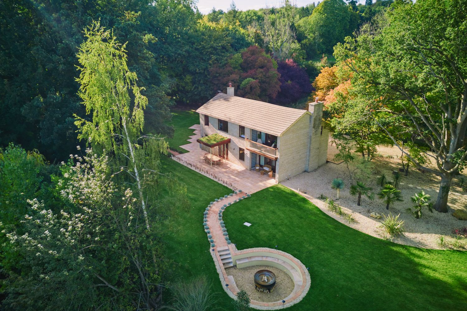 Manor Amber Bliss Chipping: 4-Bedroom Estate Retreat with Sauna and Parkland Views in th