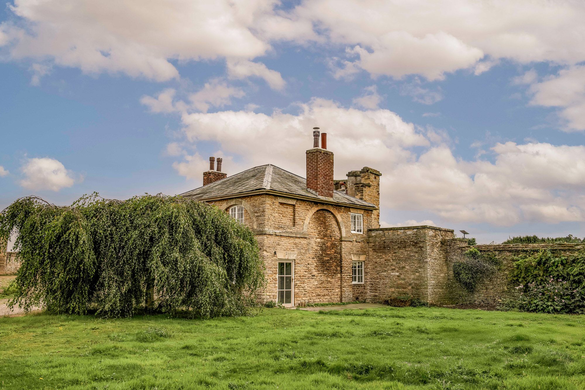 Manor Bramble Coneysthorpe Yorkshire: 3-Bedroom Historic Estate Cottage with Spa on Castle Howard