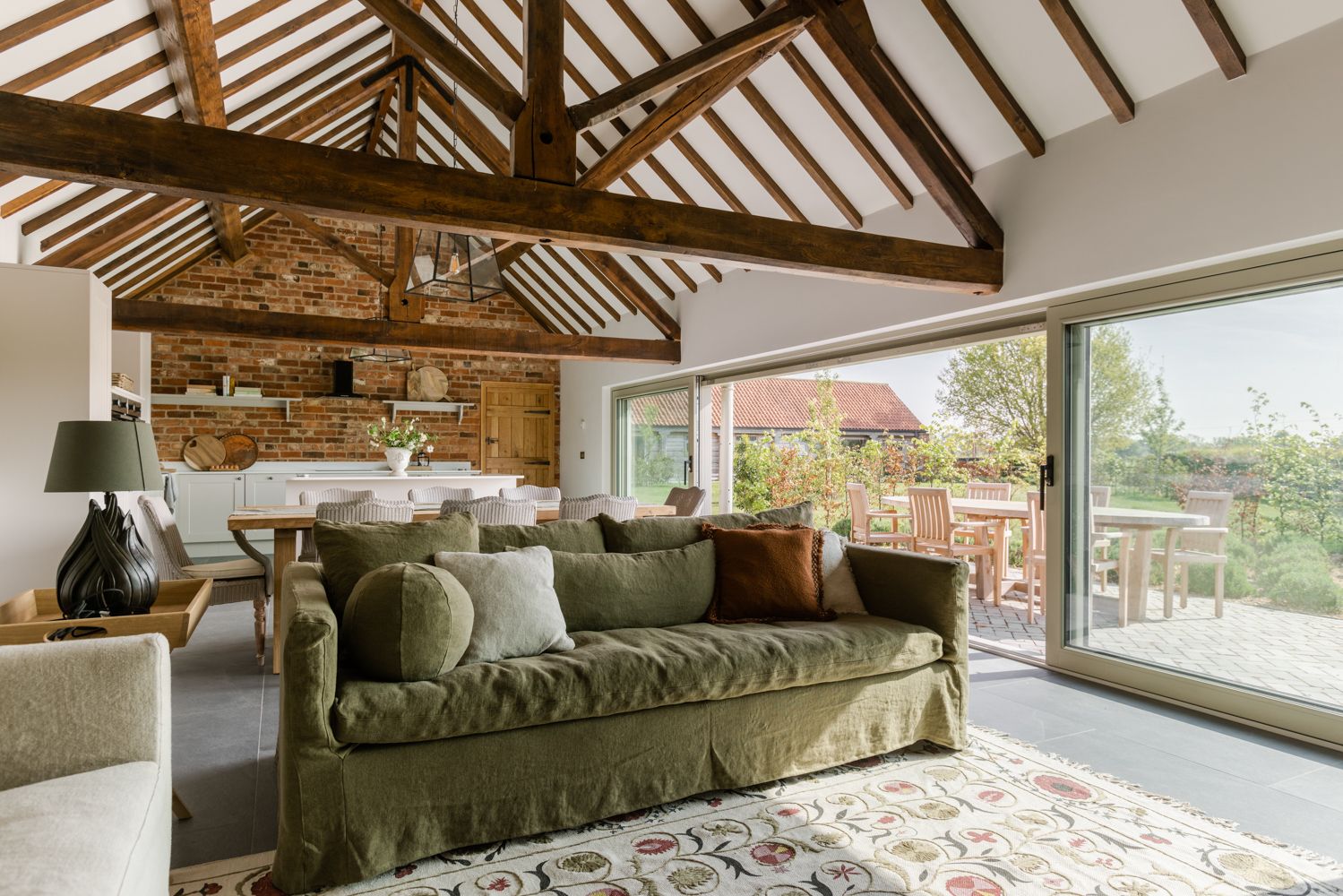 Manor Bramble Farndon Newark: 3-Bedroom Countryside Barn Retreat with Spa in Newark, Heart