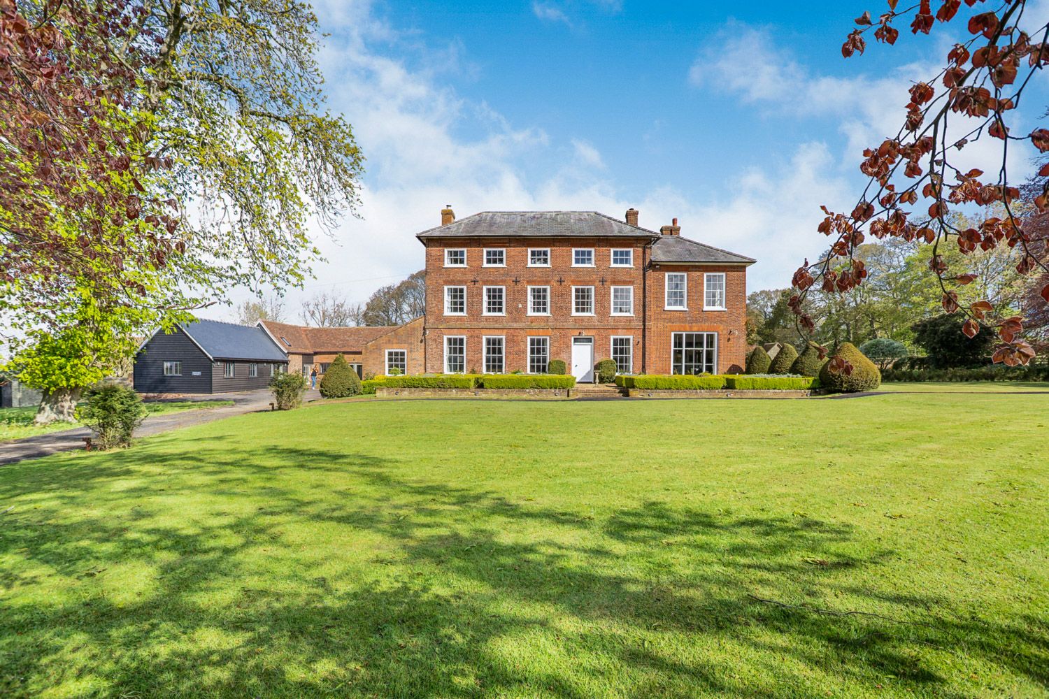 Manor Bramble Sandon Buntingford: 7-Bedroom Georgian Manor on 1200-Acre Rewilded Estate in Her
