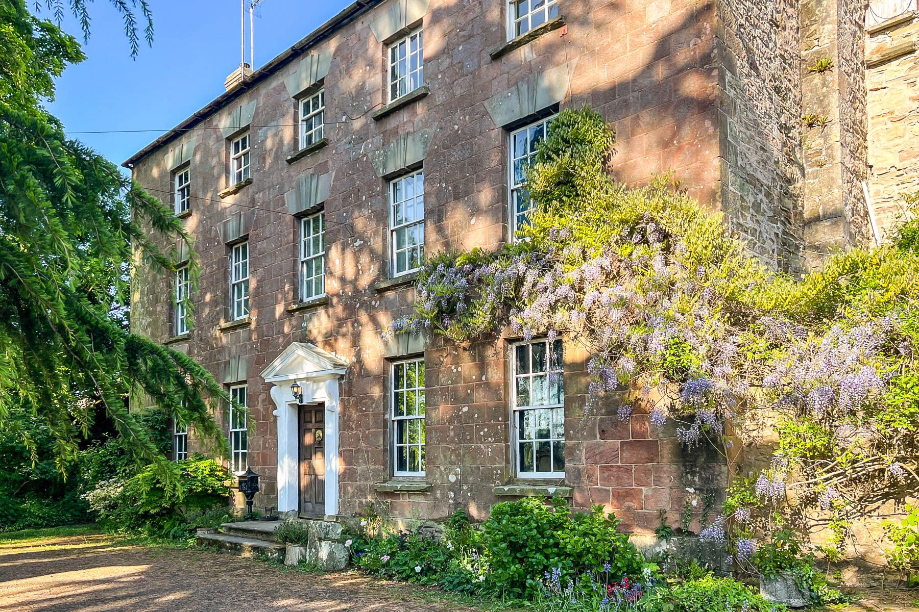 Manor Foxglove Perrygrove Coleford: 8-Bedroom Historic Georgian Manor with Spa in the Cotswolds