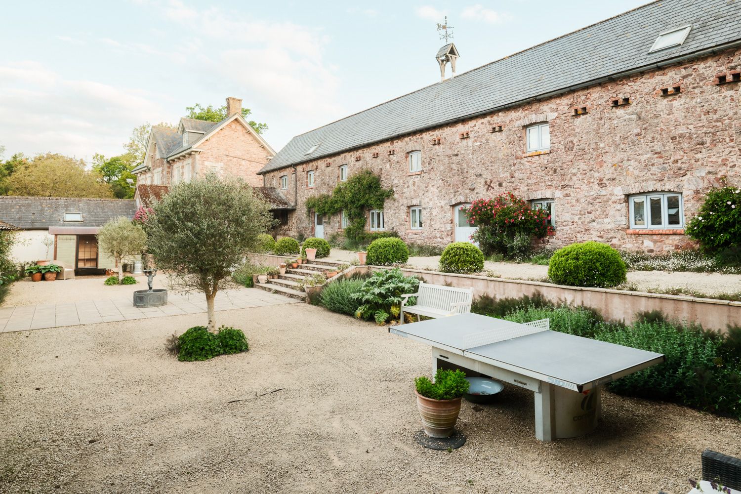 Manor Goldenstone Culmhead Wellington: 10-Bedroom Converted Barn with Heated Pool and Tennis Court