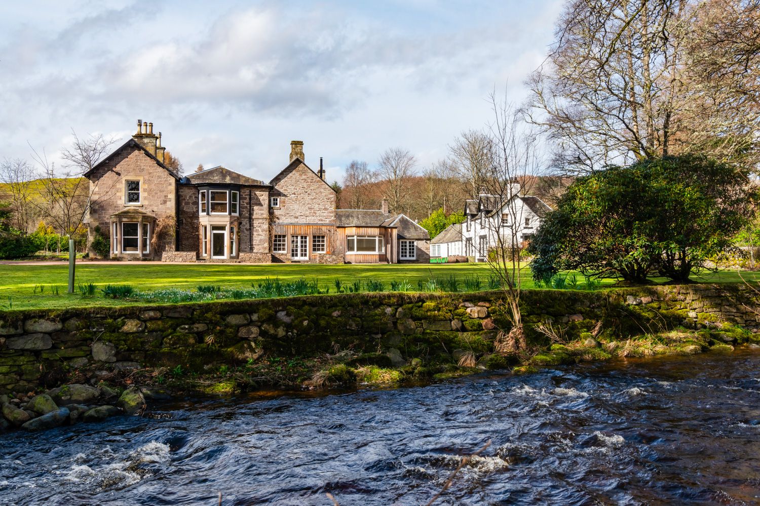 Manor Heather Turretbank Crieff: 6-Bedroom Highland Manor with Spa & Michelin-Star Dining Nea