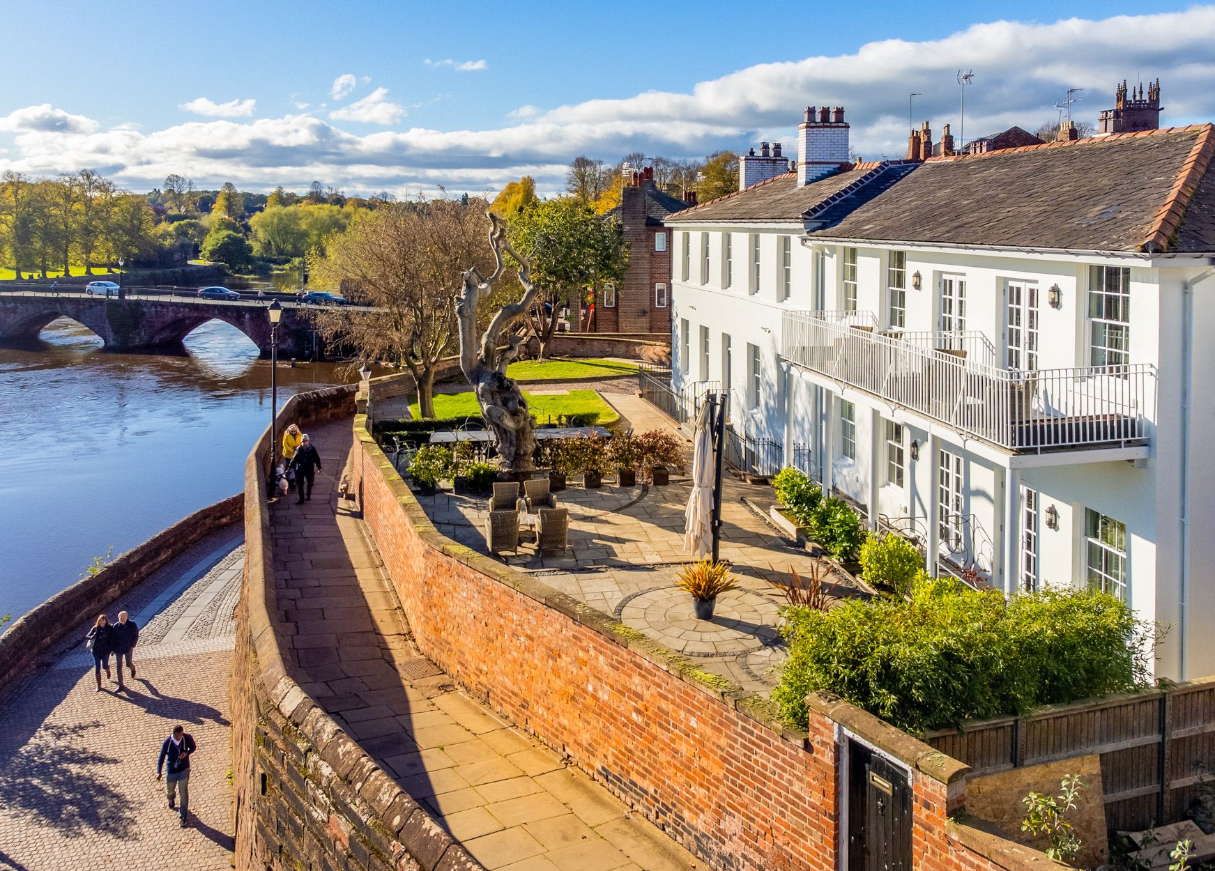 Manor Inkwell Eastgate Chester: 7-Bedroom Riverside Manor with Cinema & Spa in Chester, Ches