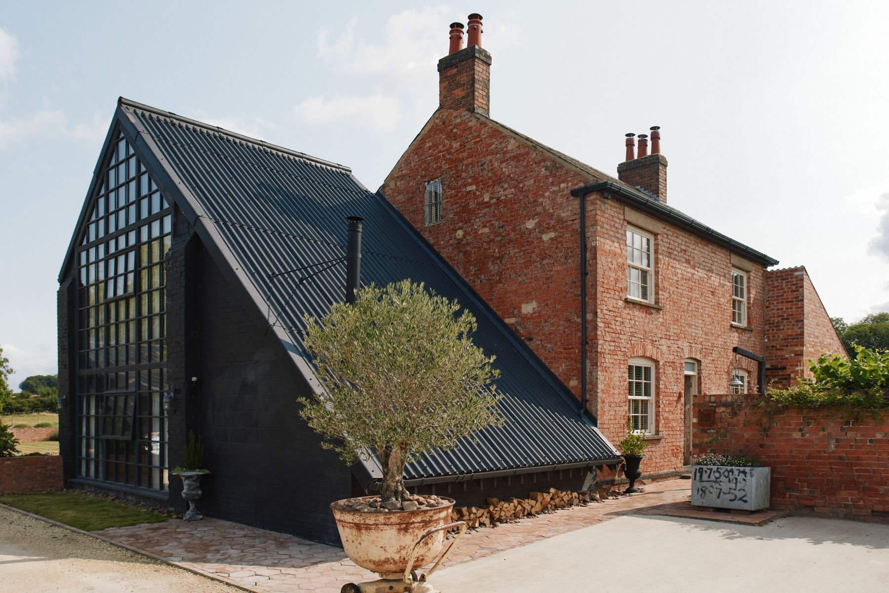 Manor Primrose Zouch Bonington: 9-Bedroom Estate Cottage with Sauna and 15 Acres in Sutton B