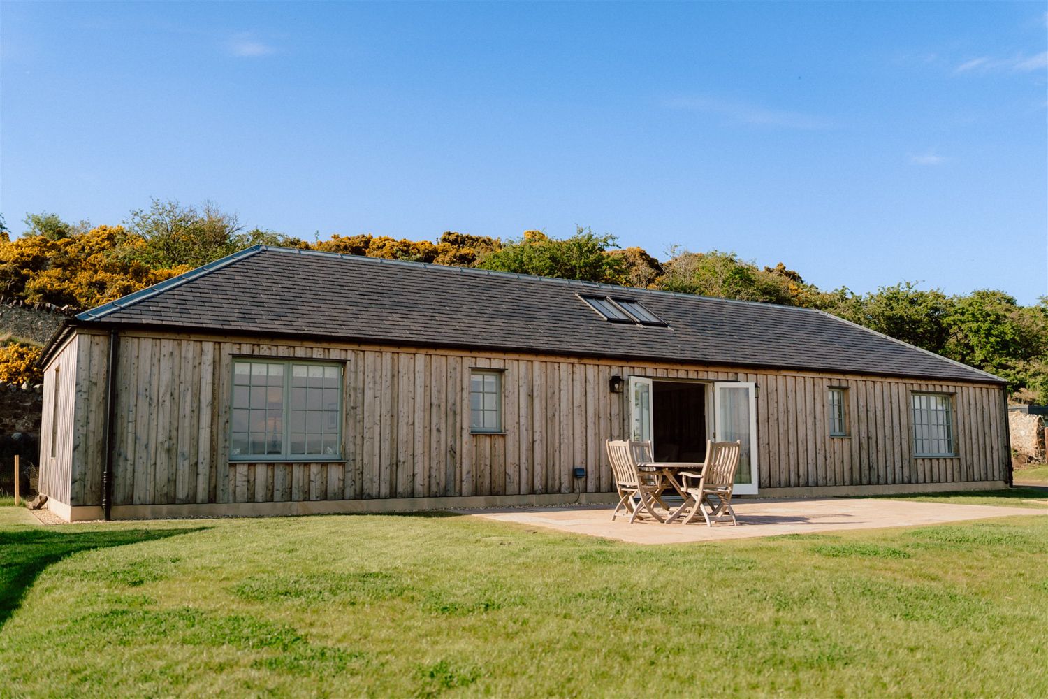 Manor Thistle Tantallon Berwick: 2-Bedroom Countryside Cottage with Spa & Panoramic Hill View