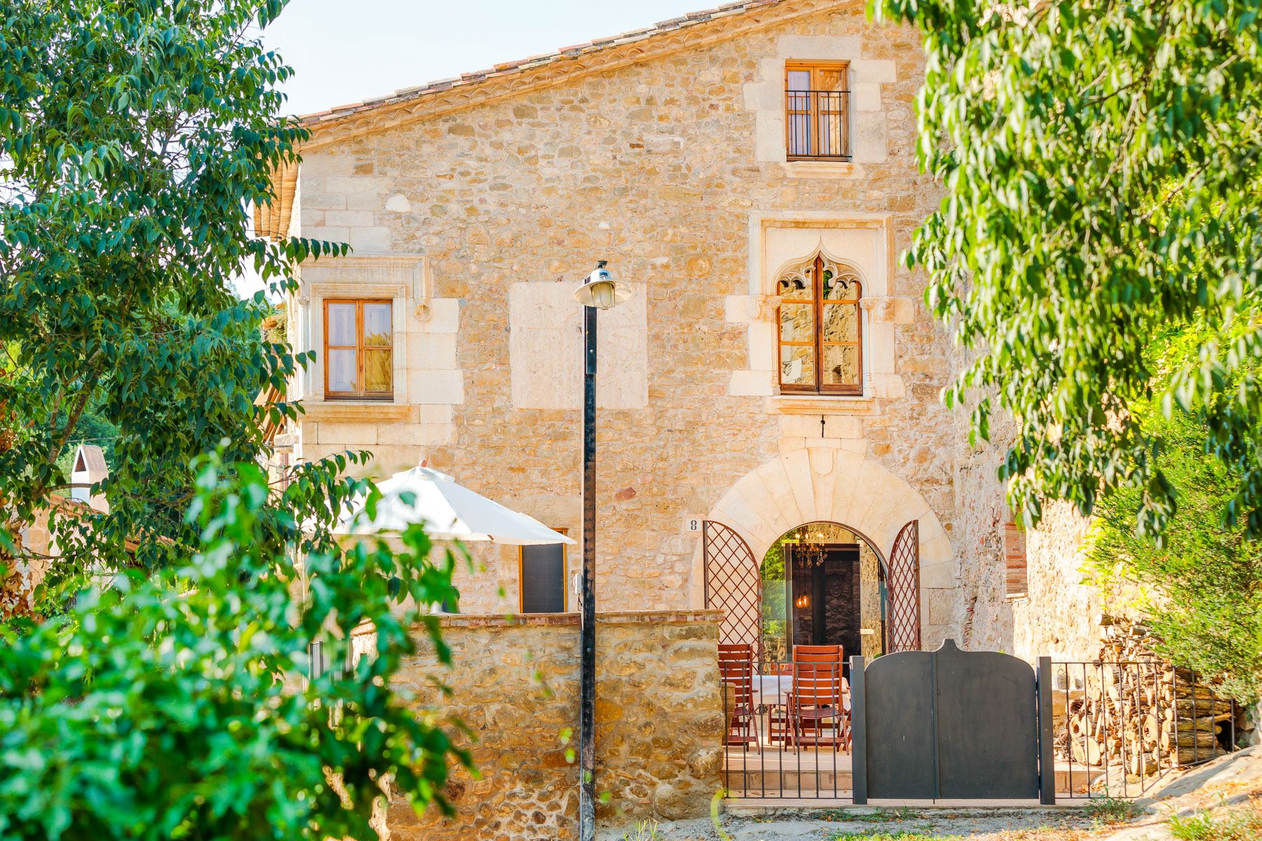 Mas Daurada Celrà Girona: 6-Bedroom Countryside Villa with Spa and Fireplace near Giro