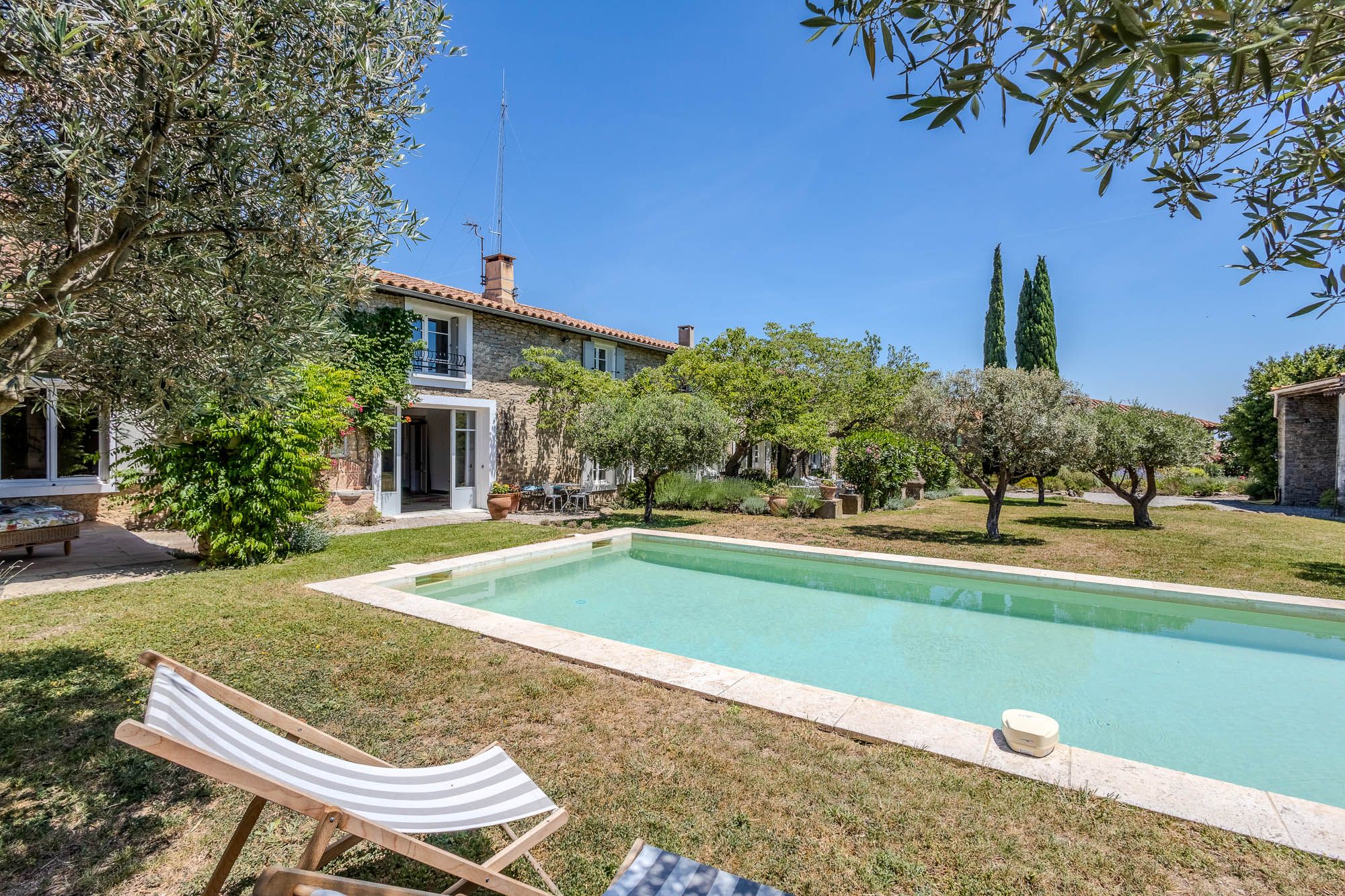 Mas Garrigue Rustiques Carcassonne: 4-Bedroom Historic Mas with Spa, Tennis Court & Countryside