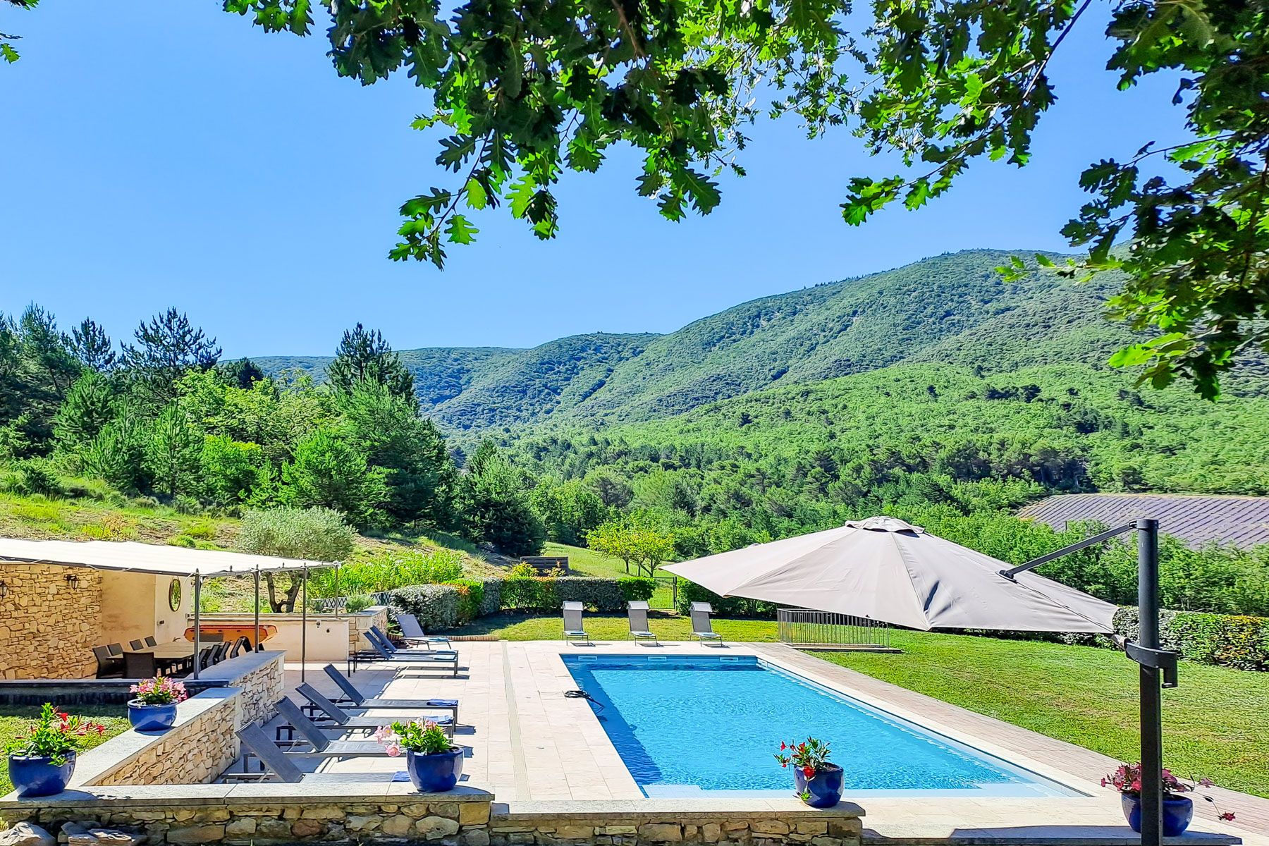 Mas Lavande Bonnieux Luberon: 6-Bedroom Villa with Heated Pool, Tennis Court and Panoramic