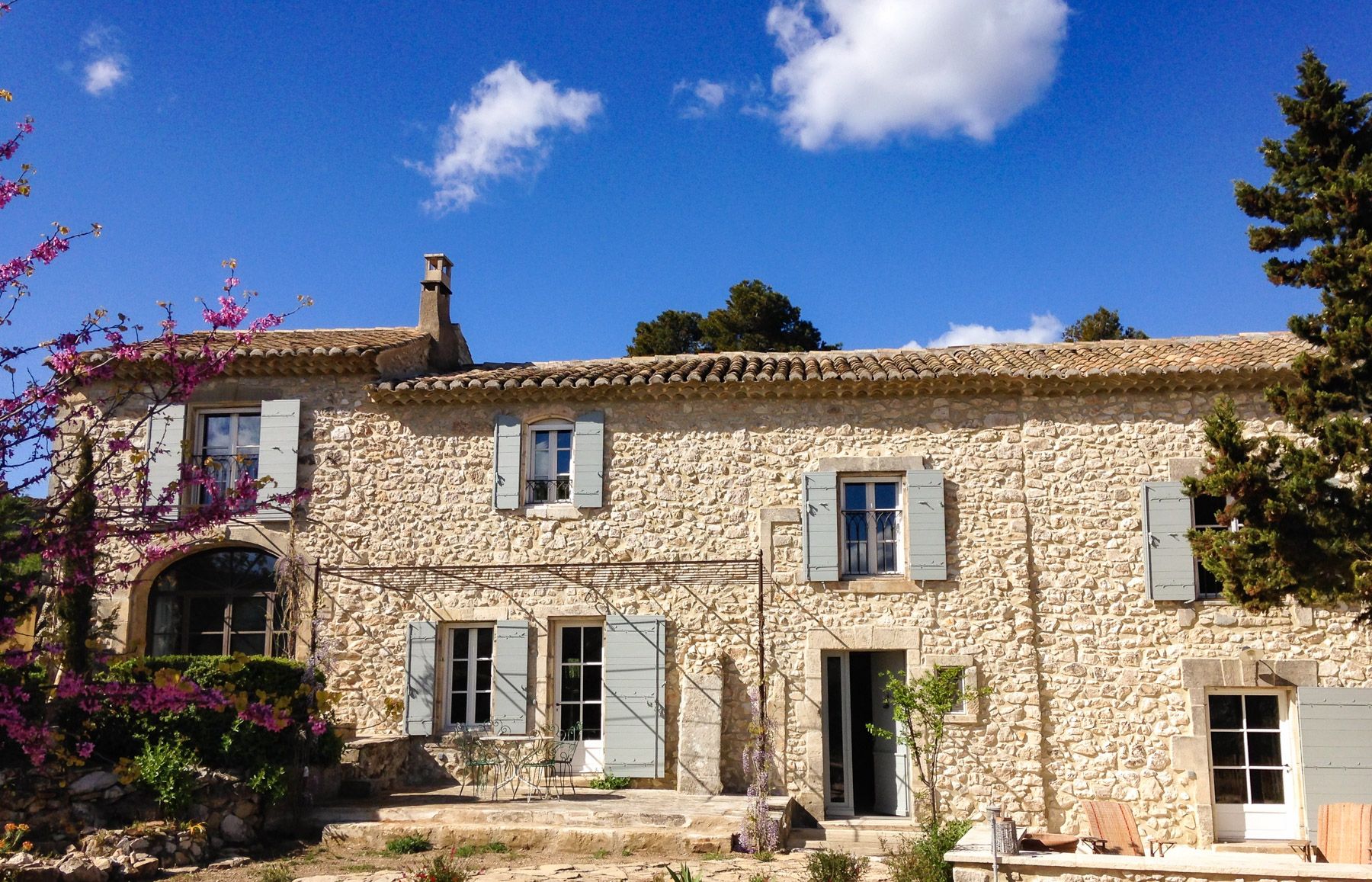 Mas Lavande Orgon Eygalières: 5-Bedroom Provençal Villa with Heated Pool and Spa in Eygali