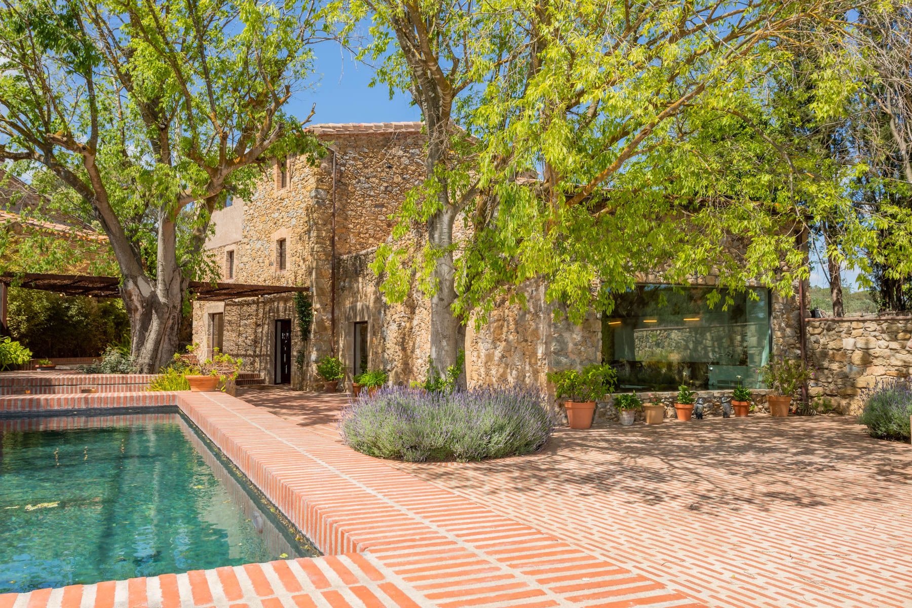 Mas Llumenera Madremanya Corçà: 6-Bedroom Private Pool & Spa Estate in Catalonia’s Empordà R