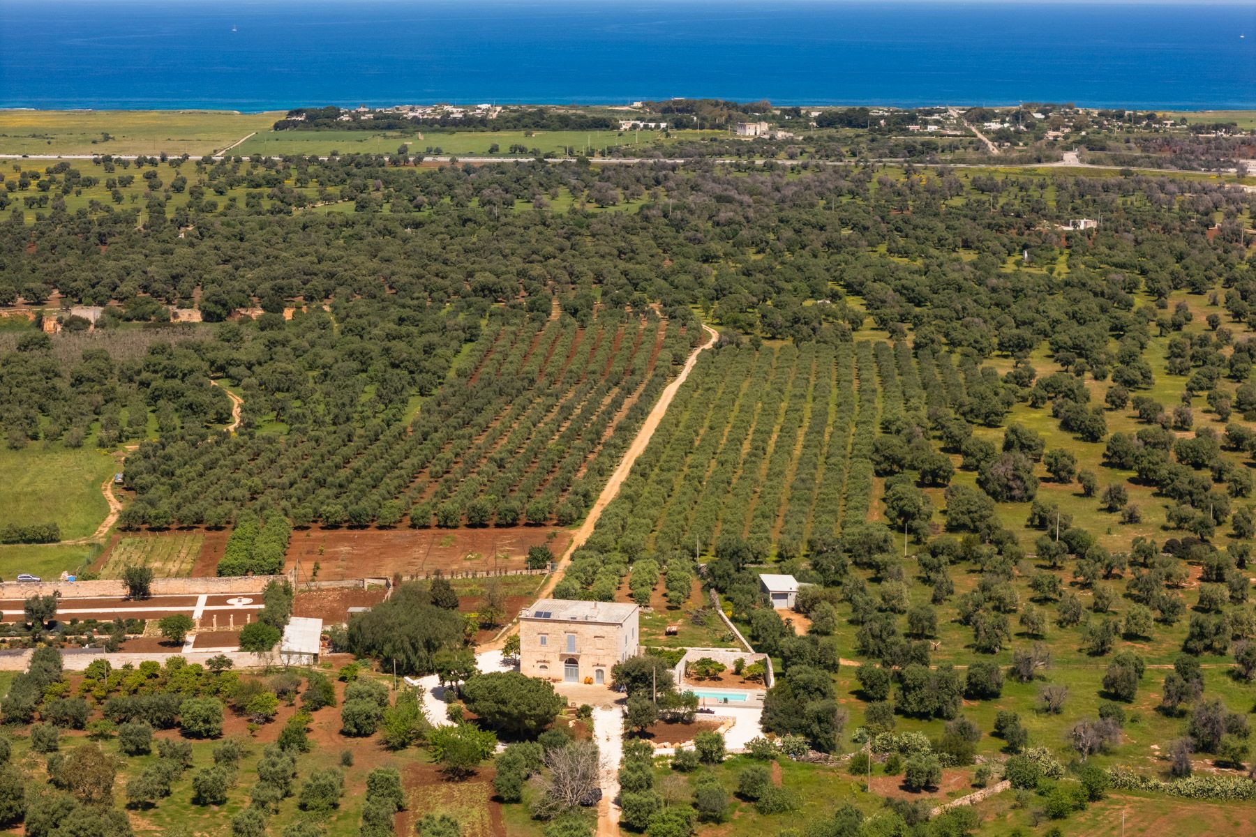 Masseria Ulivo Cisternino Ostuni: 2-Bedroom Countryside Retreat with Spa Near Adriatic Coast i