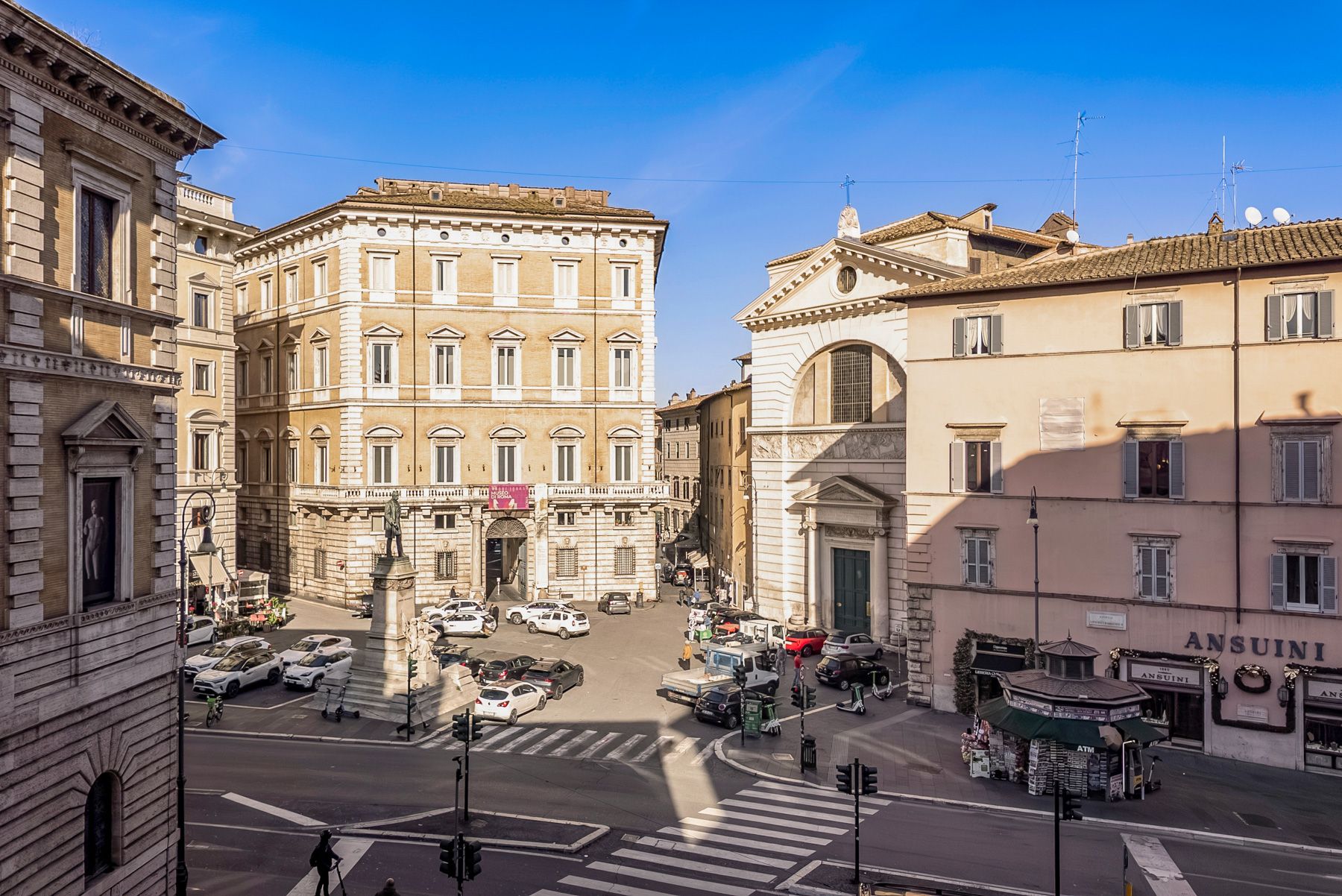 Palazzo Ambra Trastevere Roma: 3-Bedroom Elegant Retreat Near Piazza Navona | Luxury Apartm
