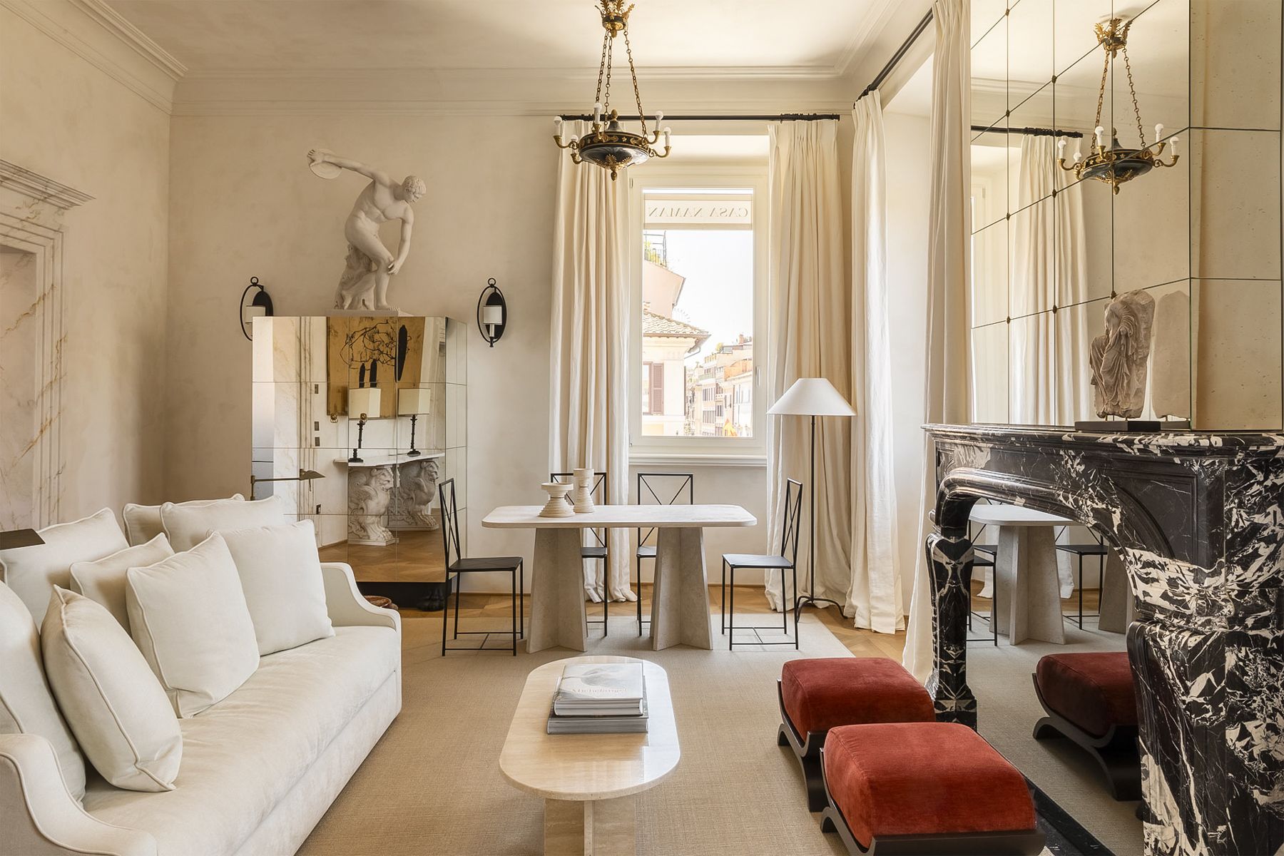 Palazzo Ambrato Trinità Roma: 1-Bedroom Luxury Apartment at the Spanish Steps, Historic Ro